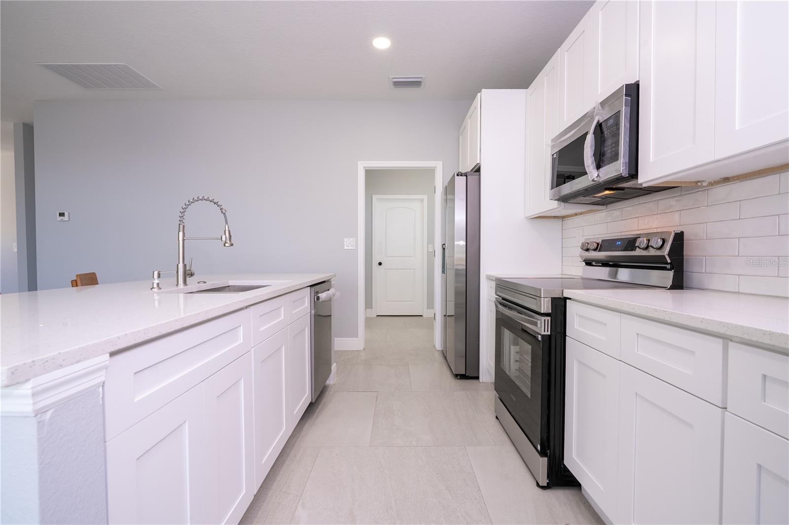 CALABAY PARC AT TOWER LAKE - Residential