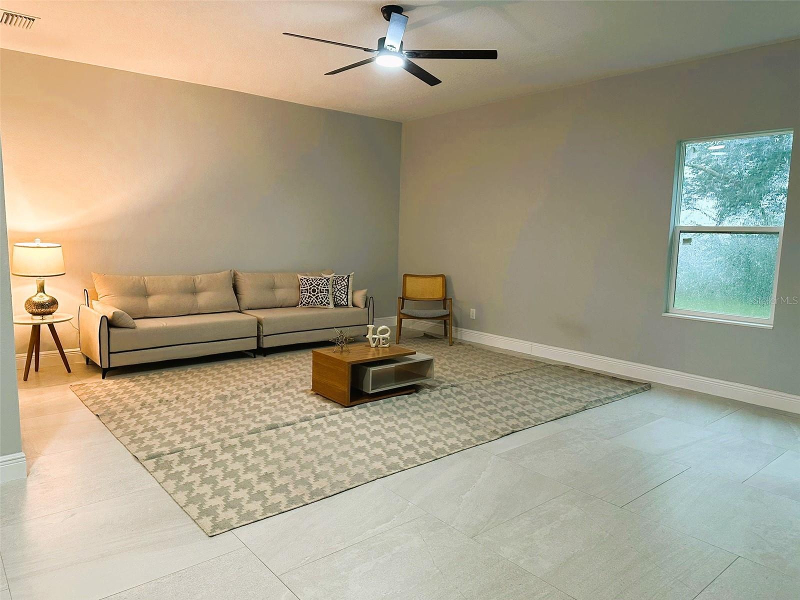 CALABAY PARC AT TOWER LAKE - Residential