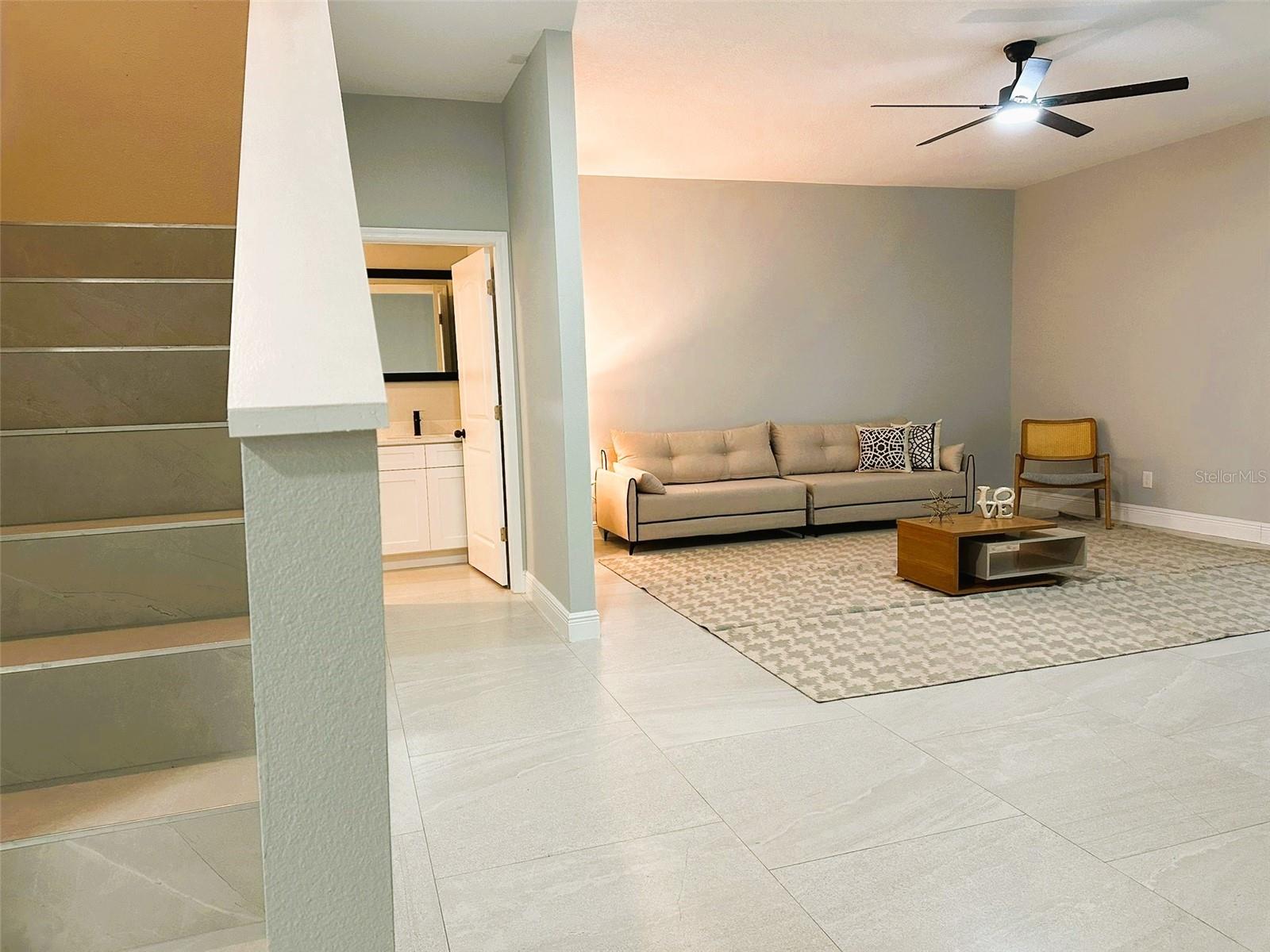 CALABAY PARC AT TOWER LAKE - Residential