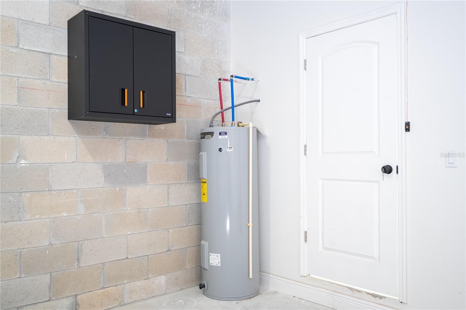 CALABAY PARC AT TOWER LAKE - Residential