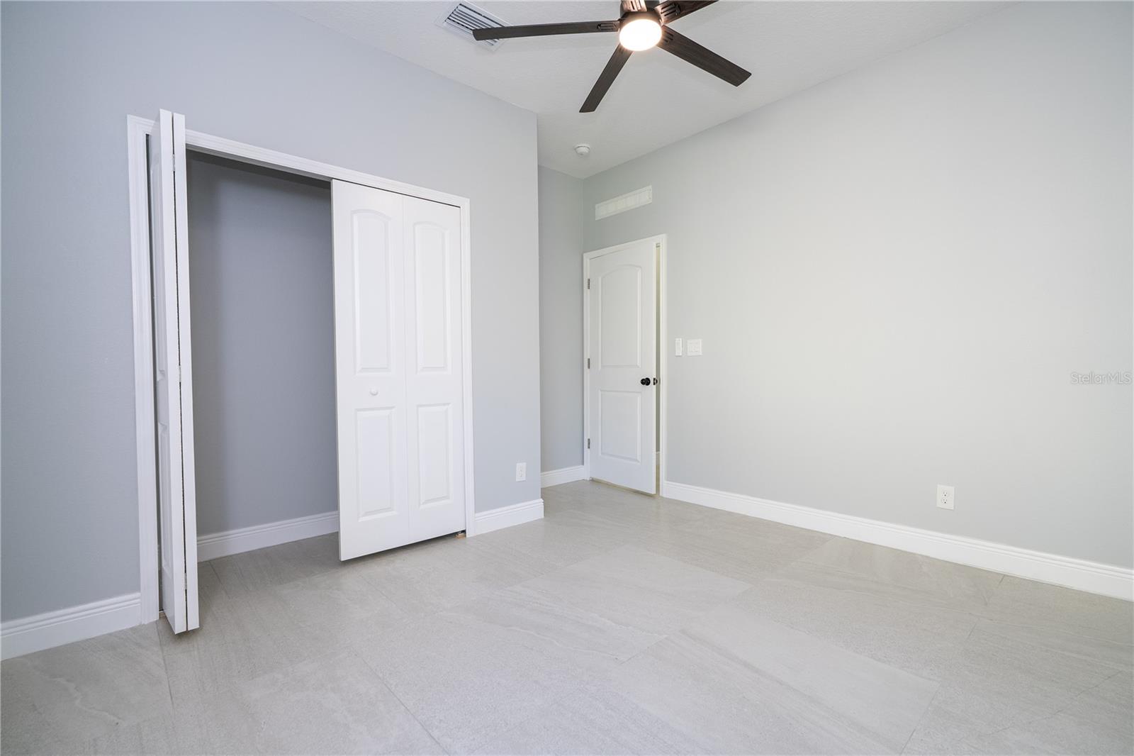 CALABAY PARC AT TOWER LAKE - Residential