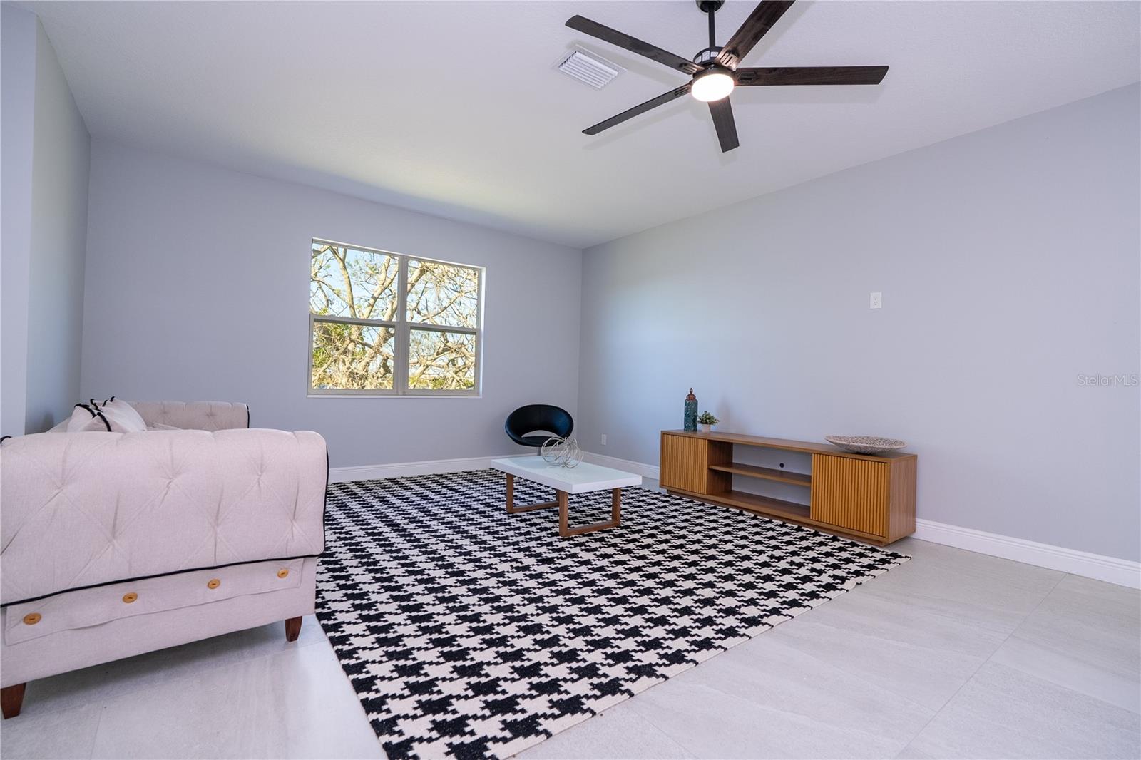 CALABAY PARC AT TOWER LAKE - Residential