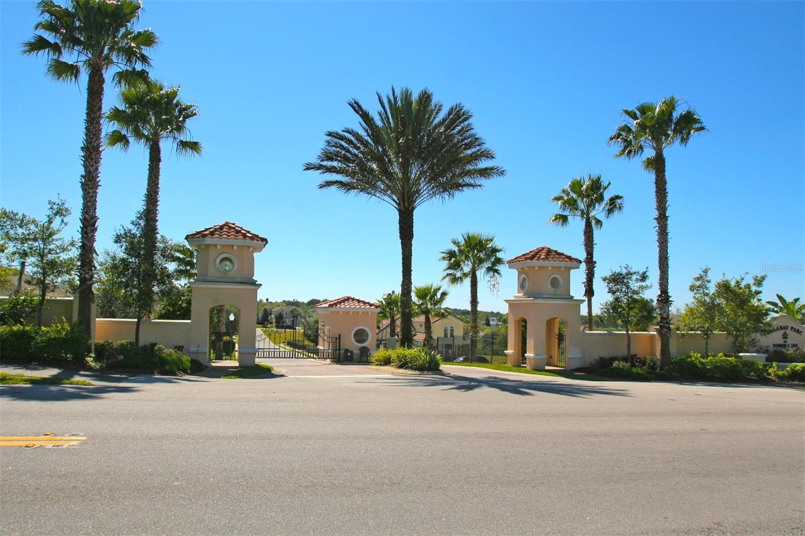 CALABAY PARC AT TOWER LAKE - Residential