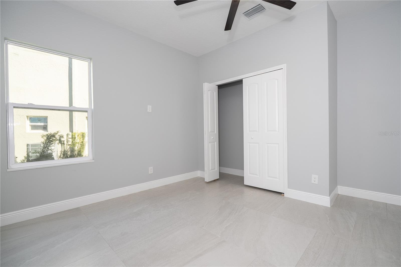 CALABAY PARC AT TOWER LAKE - Residential