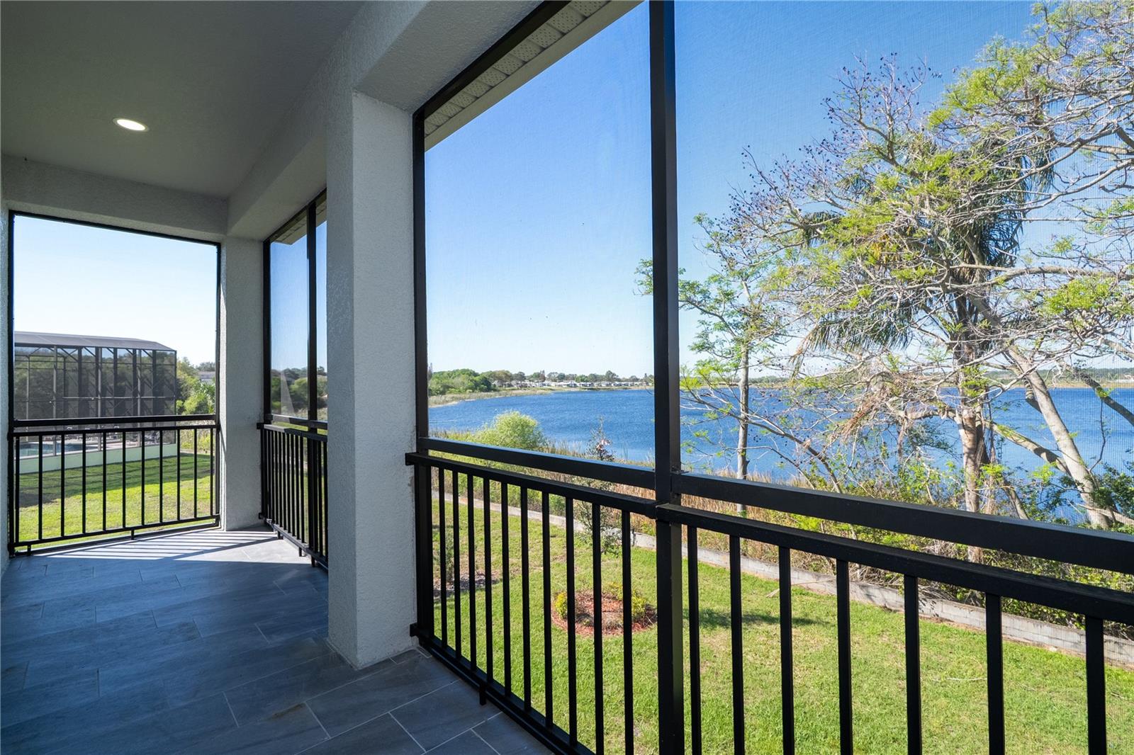 CALABAY PARC AT TOWER LAKE - Residential