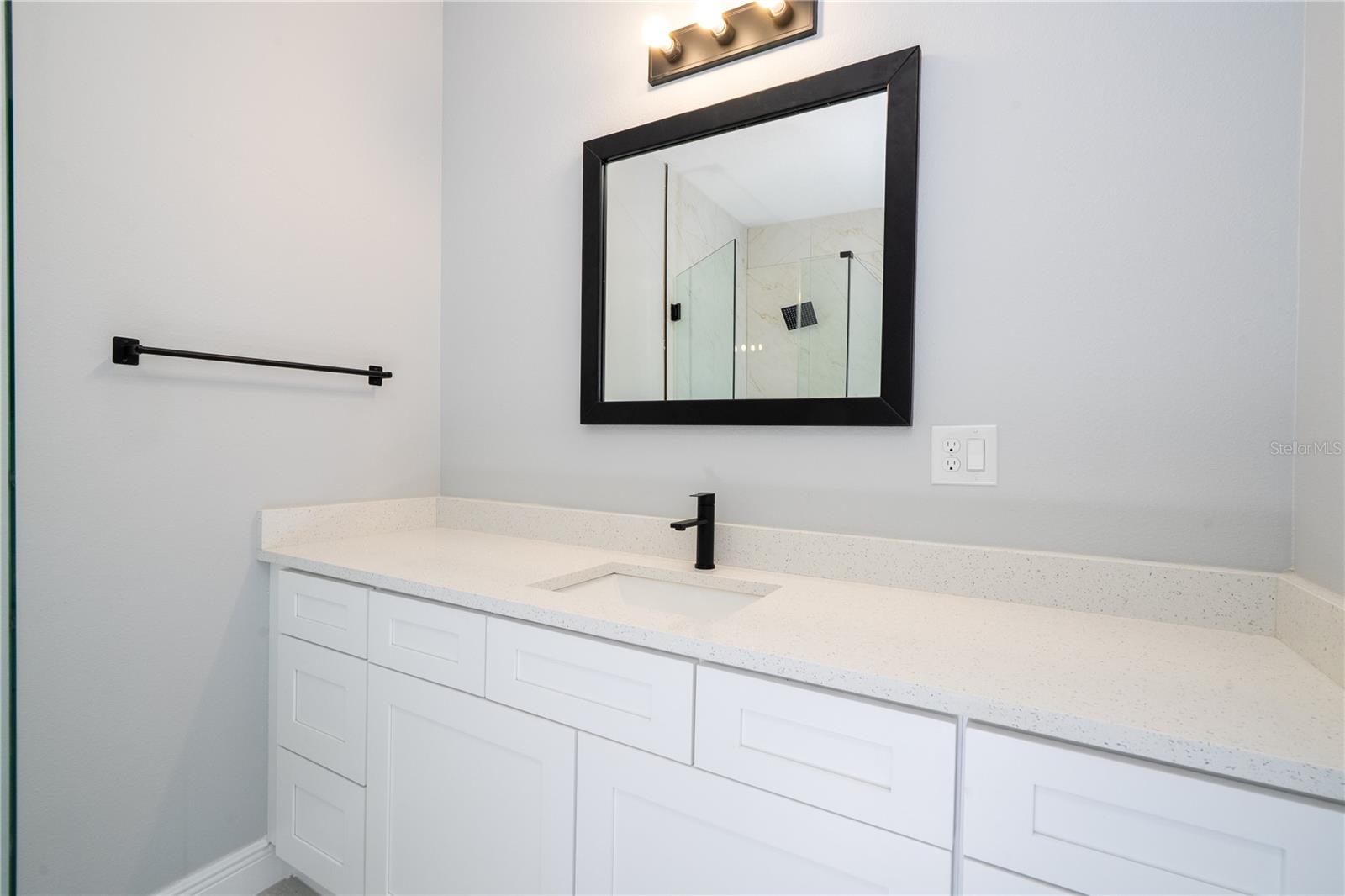 CALABAY PARC AT TOWER LAKE - Residential