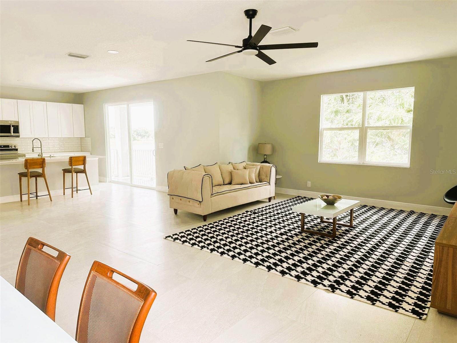 CALABAY PARC AT TOWER LAKE - Residential