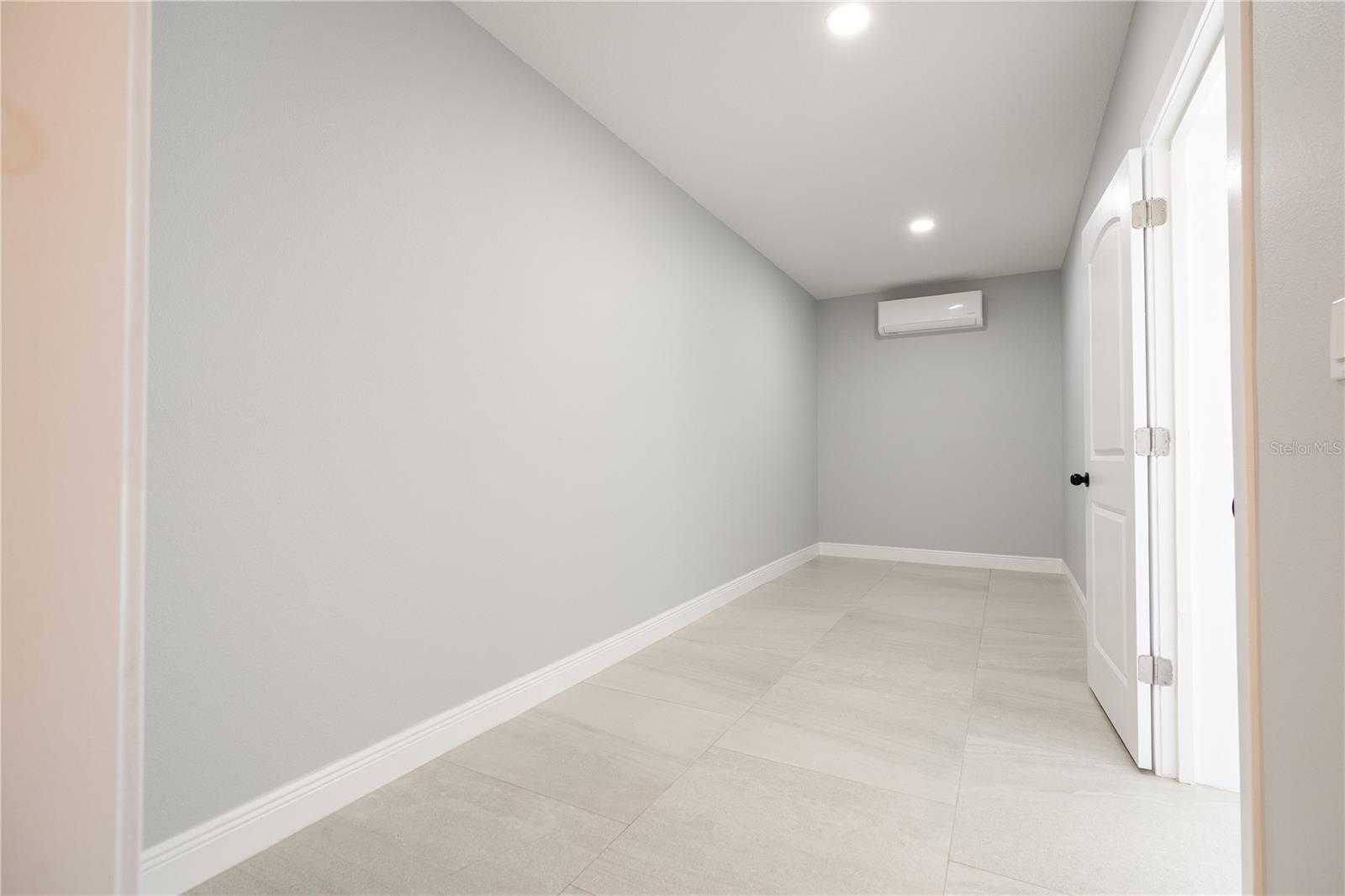 CALABAY PARC AT TOWER LAKE - Residential