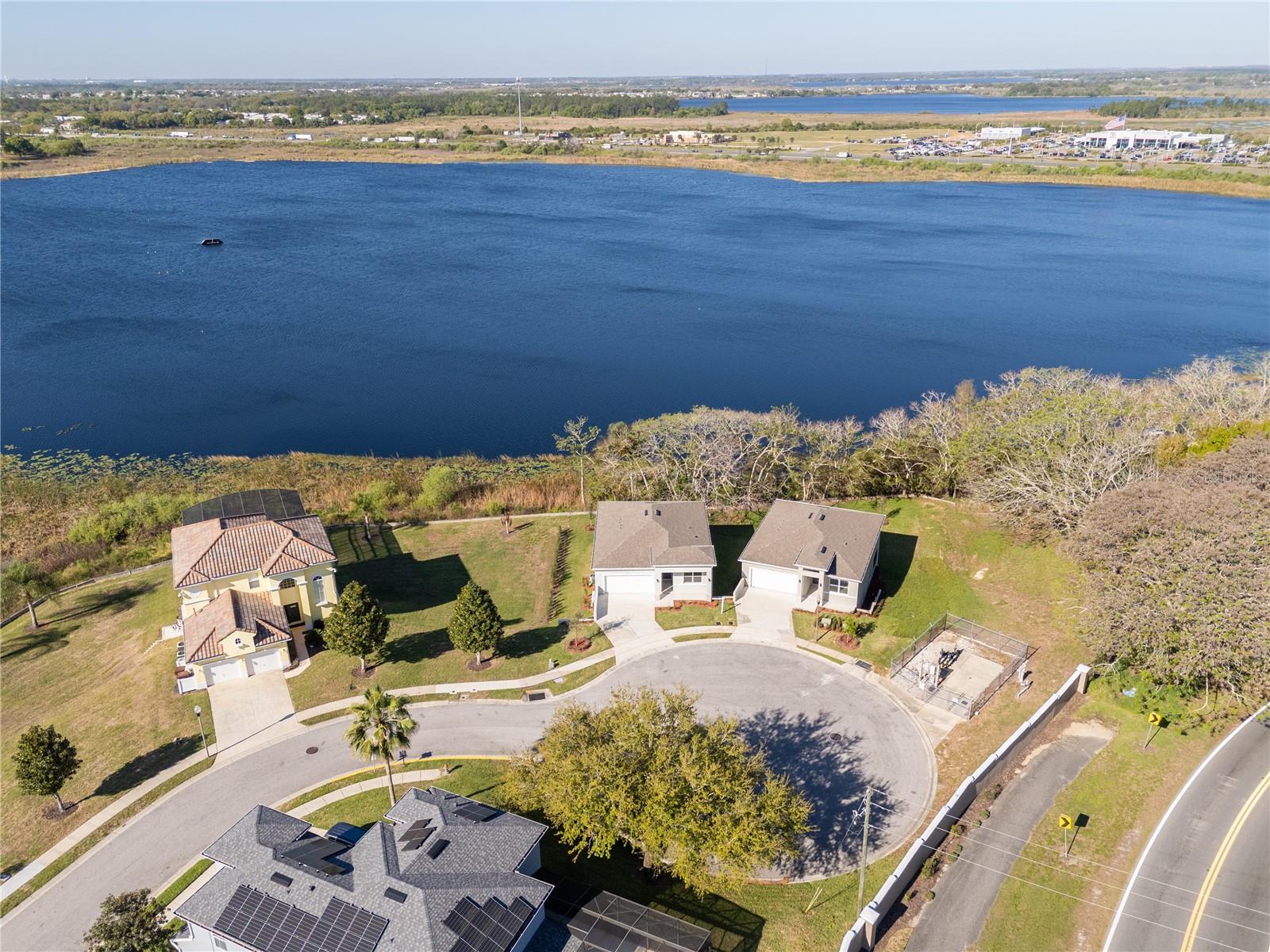 CALABAY PARC AT TOWER LAKE - Residential