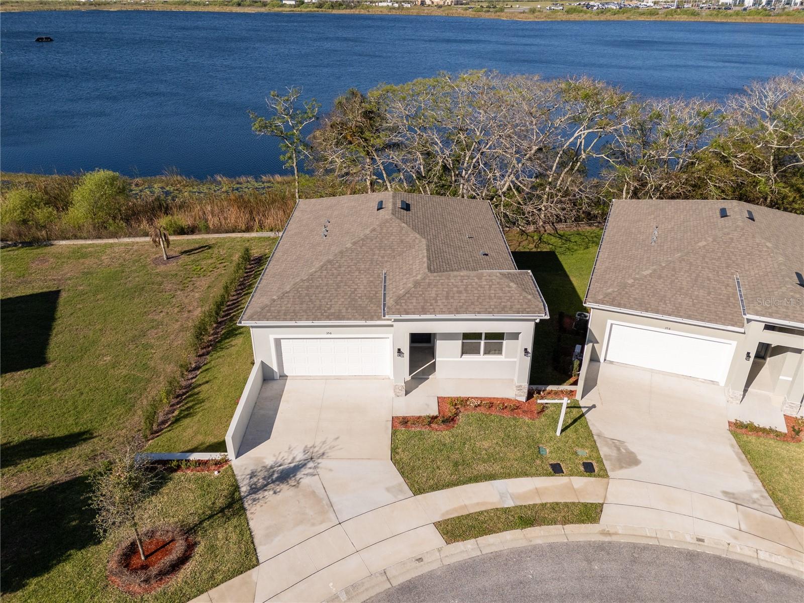 CALABAY PARC AT TOWER LAKE - Residential