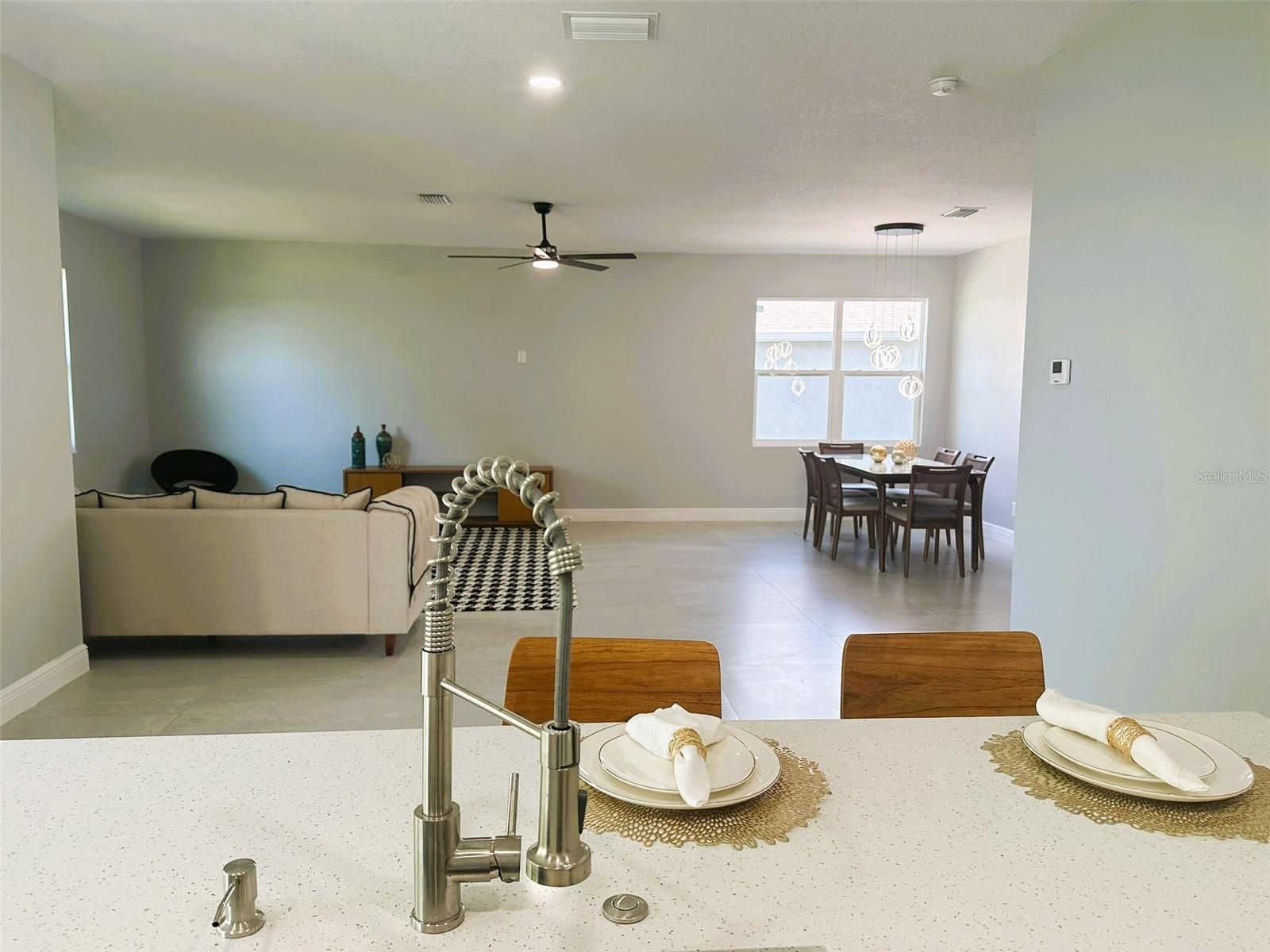 CALABAY PARC AT TOWER LAKE - Residential