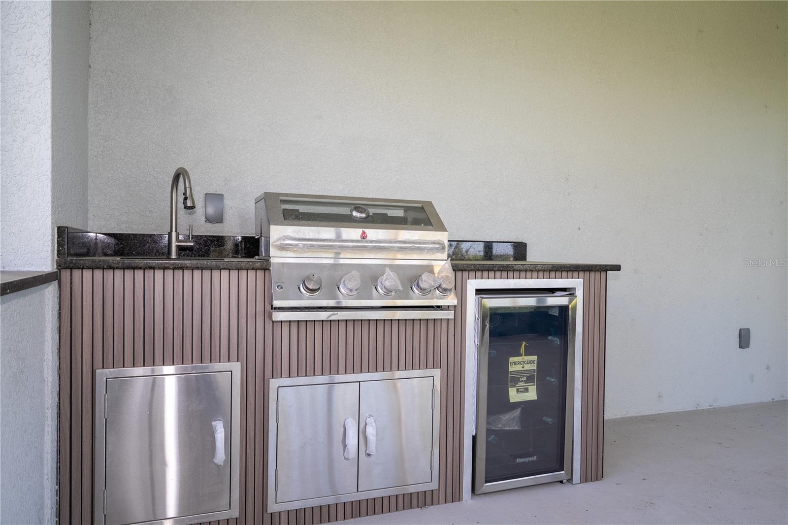 CALABAY PARC AT TOWER LAKE - Residential