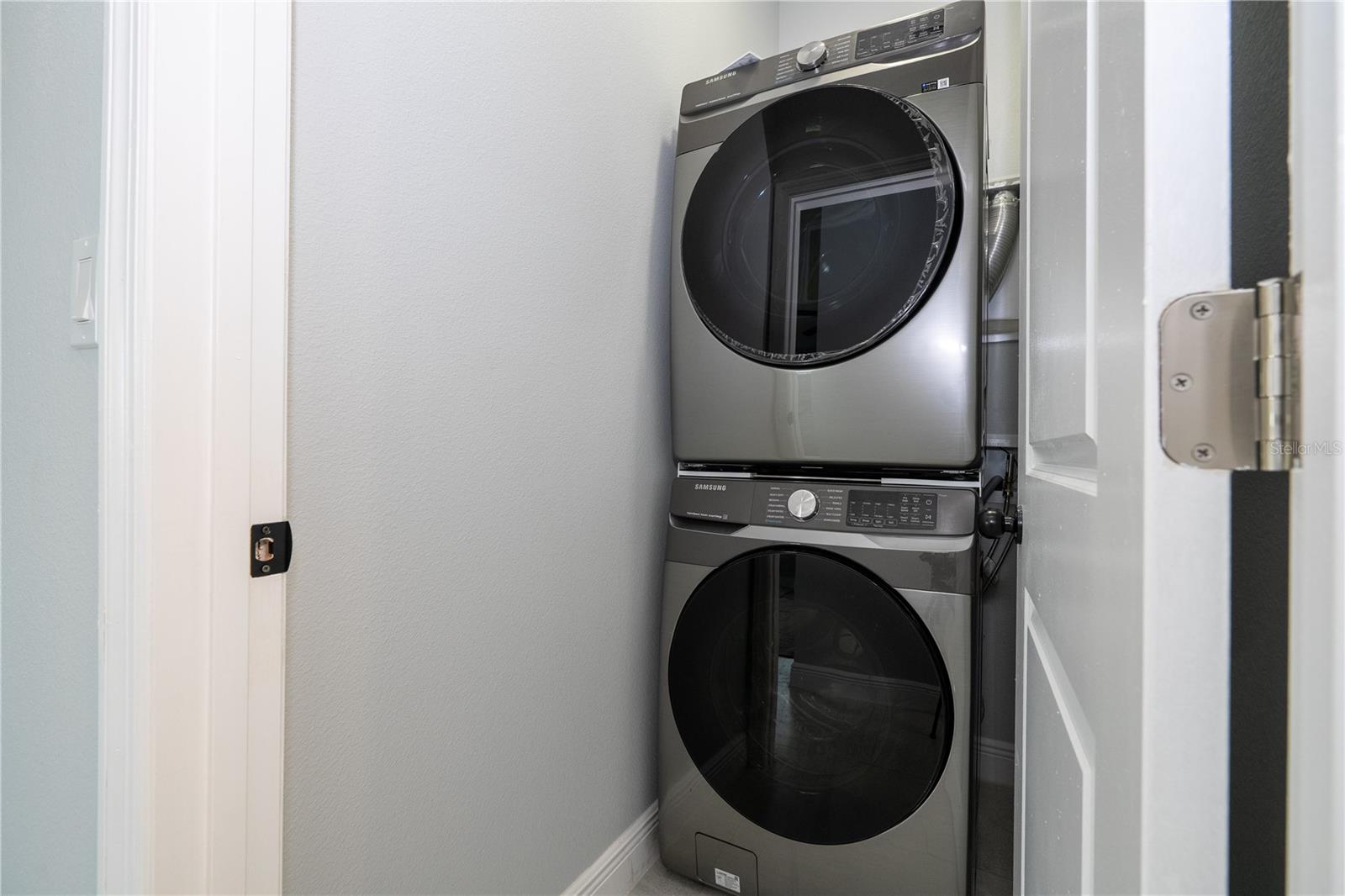 CALABAY PARC AT TOWER LAKE - Residential