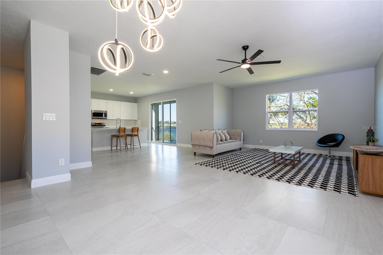 CALABAY PARC AT TOWER LAKE - Residential