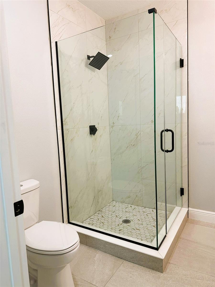 CALABAY PARC AT TOWER LAKE - Residential