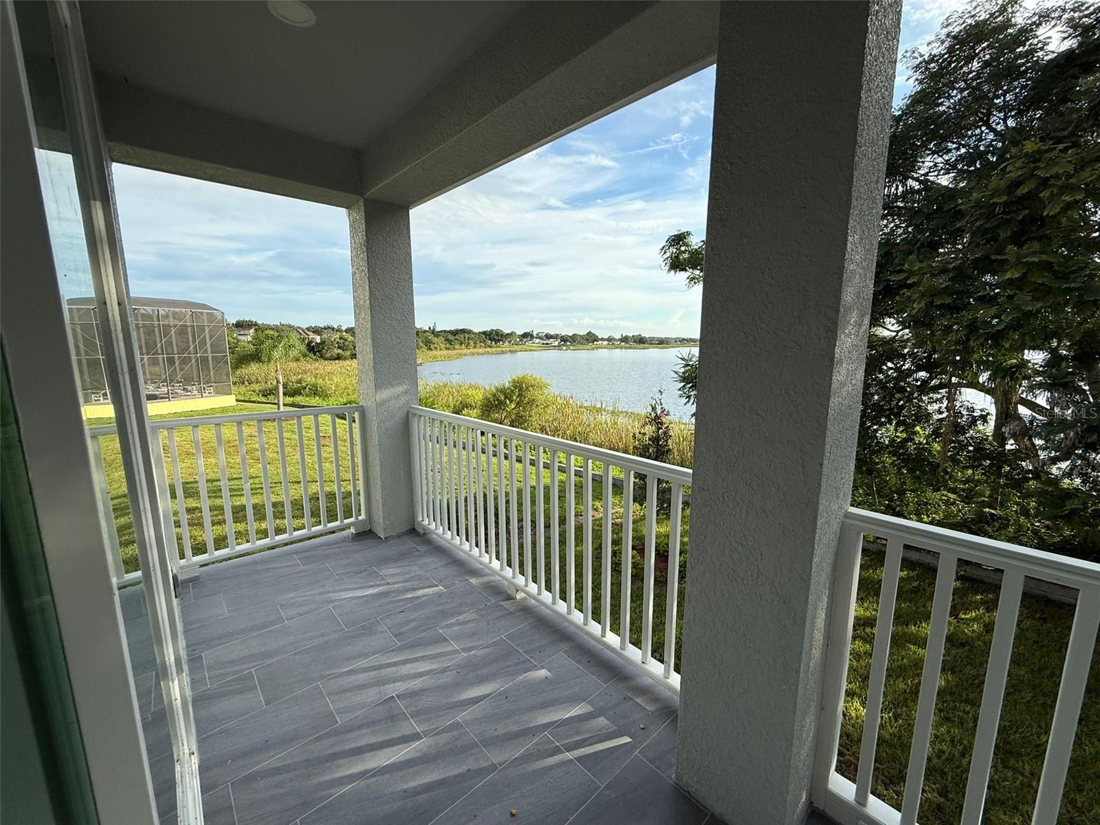 CALABAY PARC AT TOWER LAKE - Residential