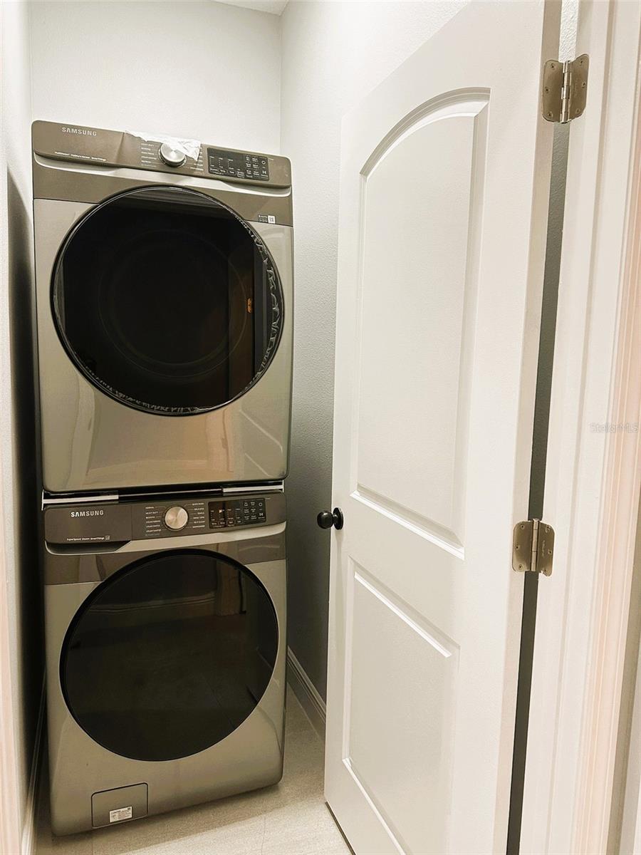 CALABAY PARC AT TOWER LAKE - Residential