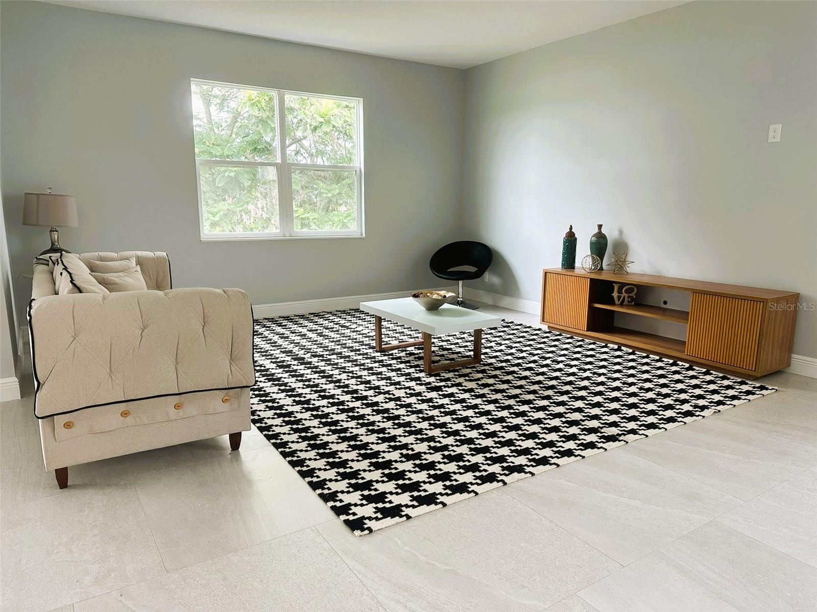 CALABAY PARC AT TOWER LAKE - Residential