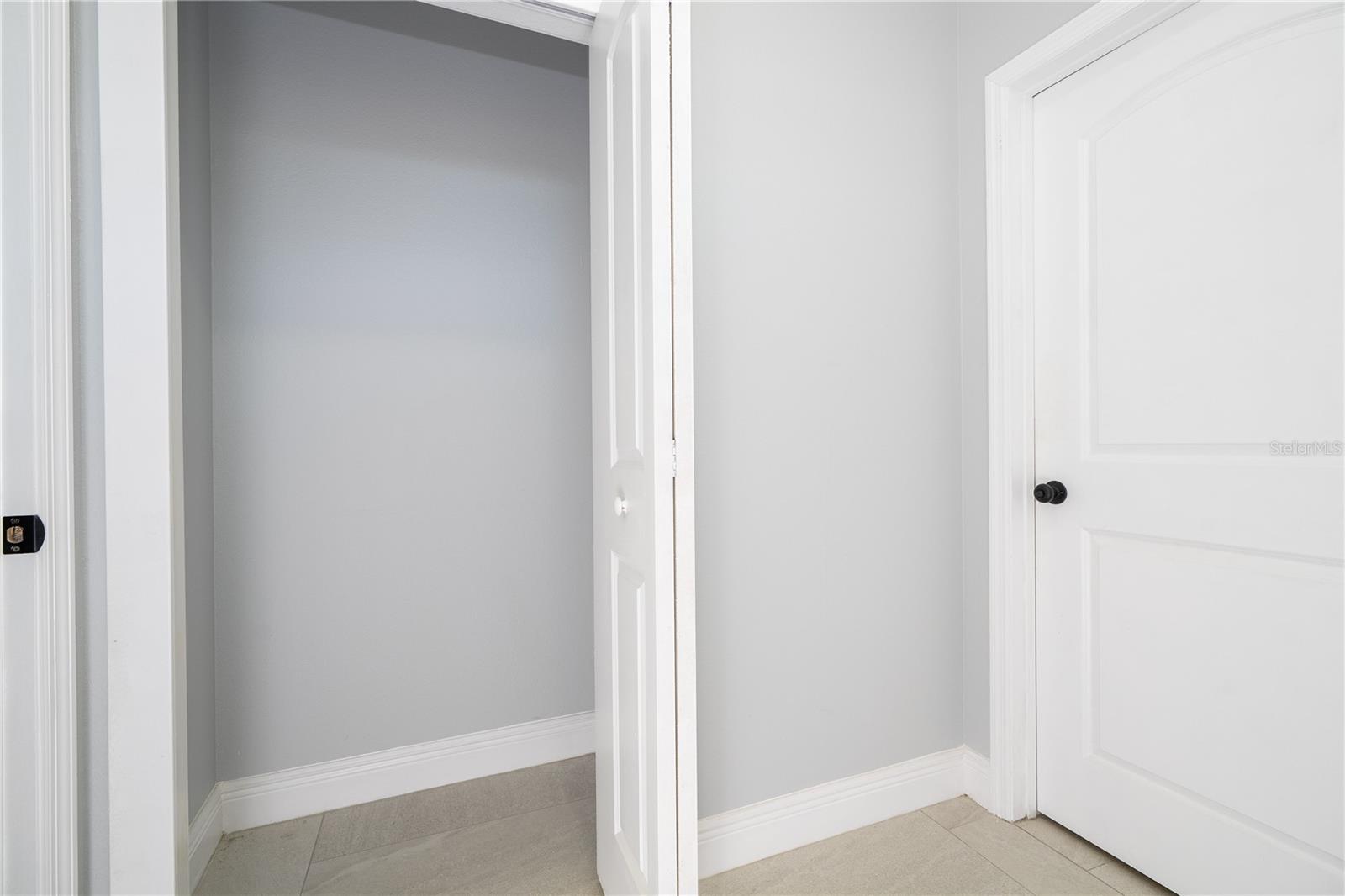 CALABAY PARC AT TOWER LAKE - Residential