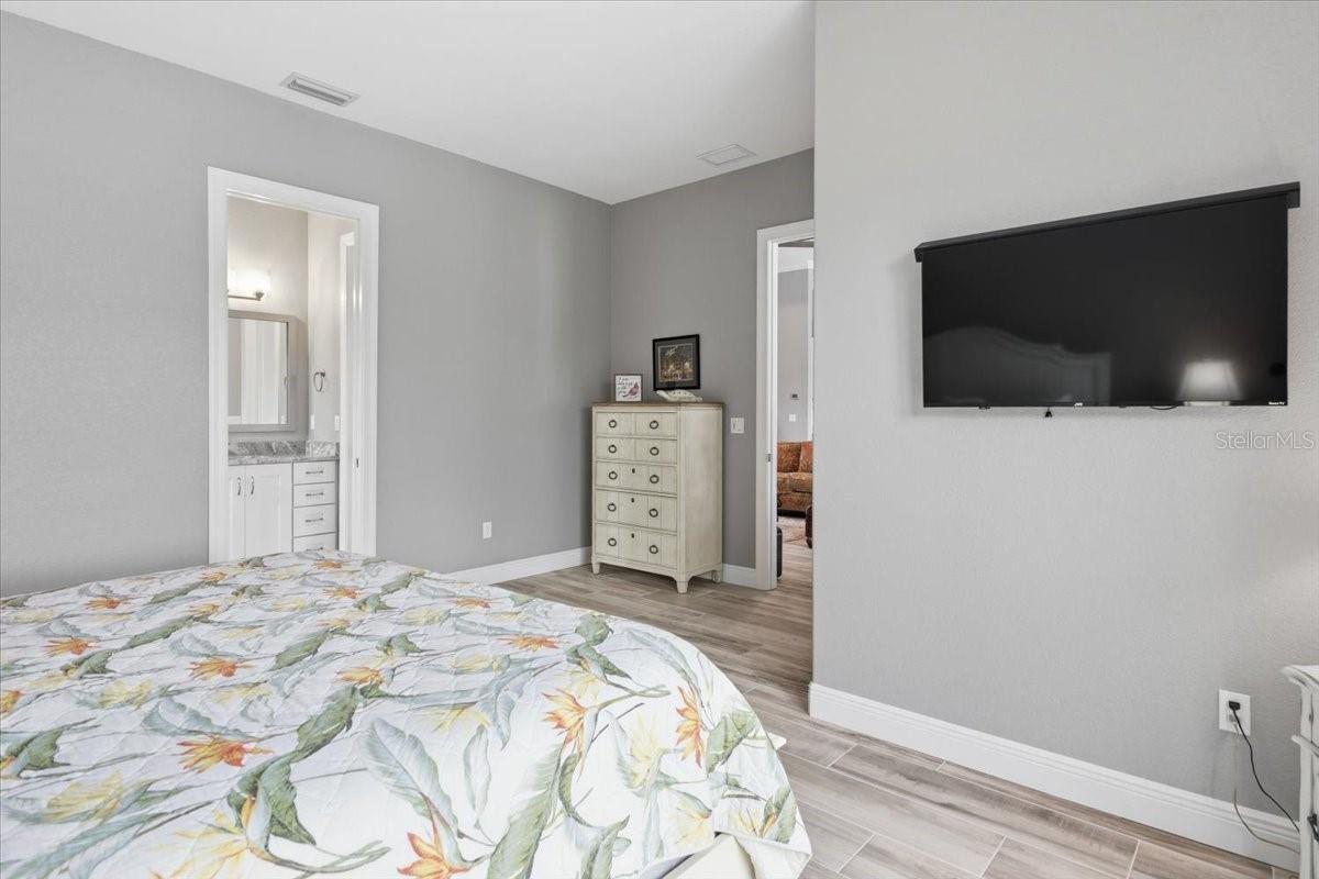 SOUTH GULF COVE - Residential