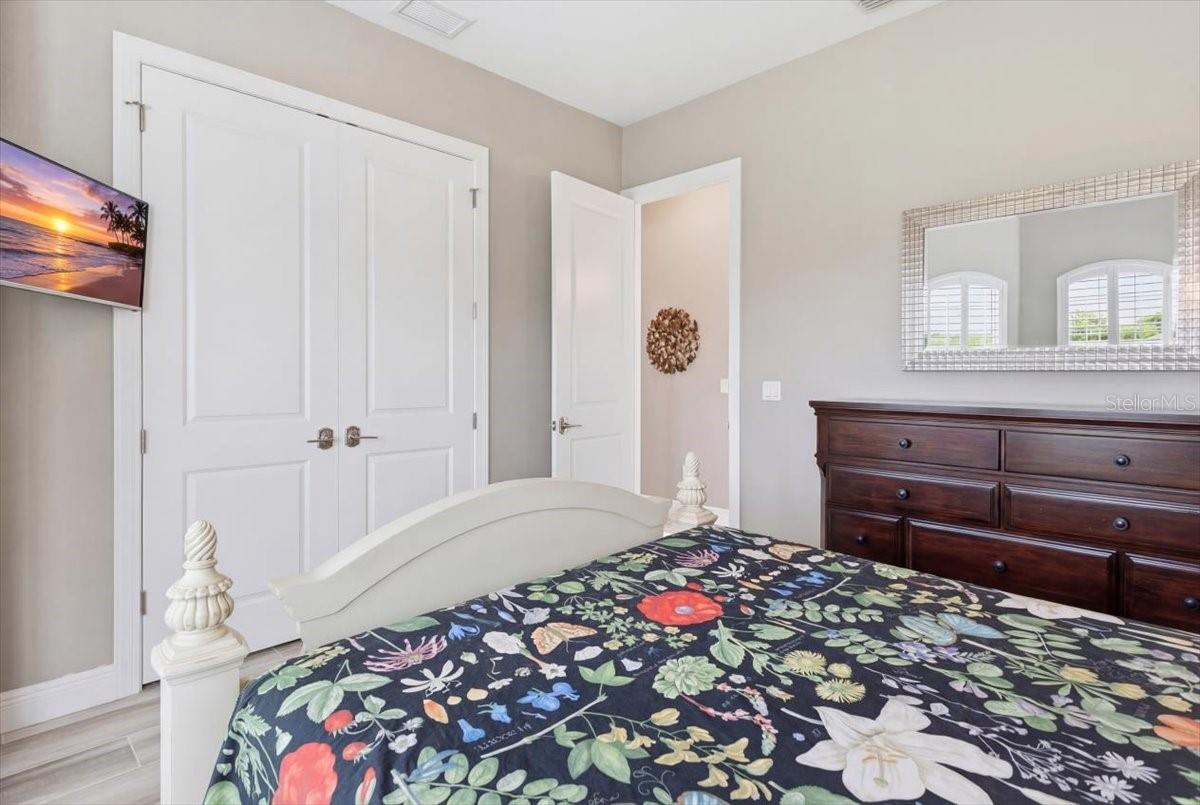 SOUTH GULF COVE - Residential