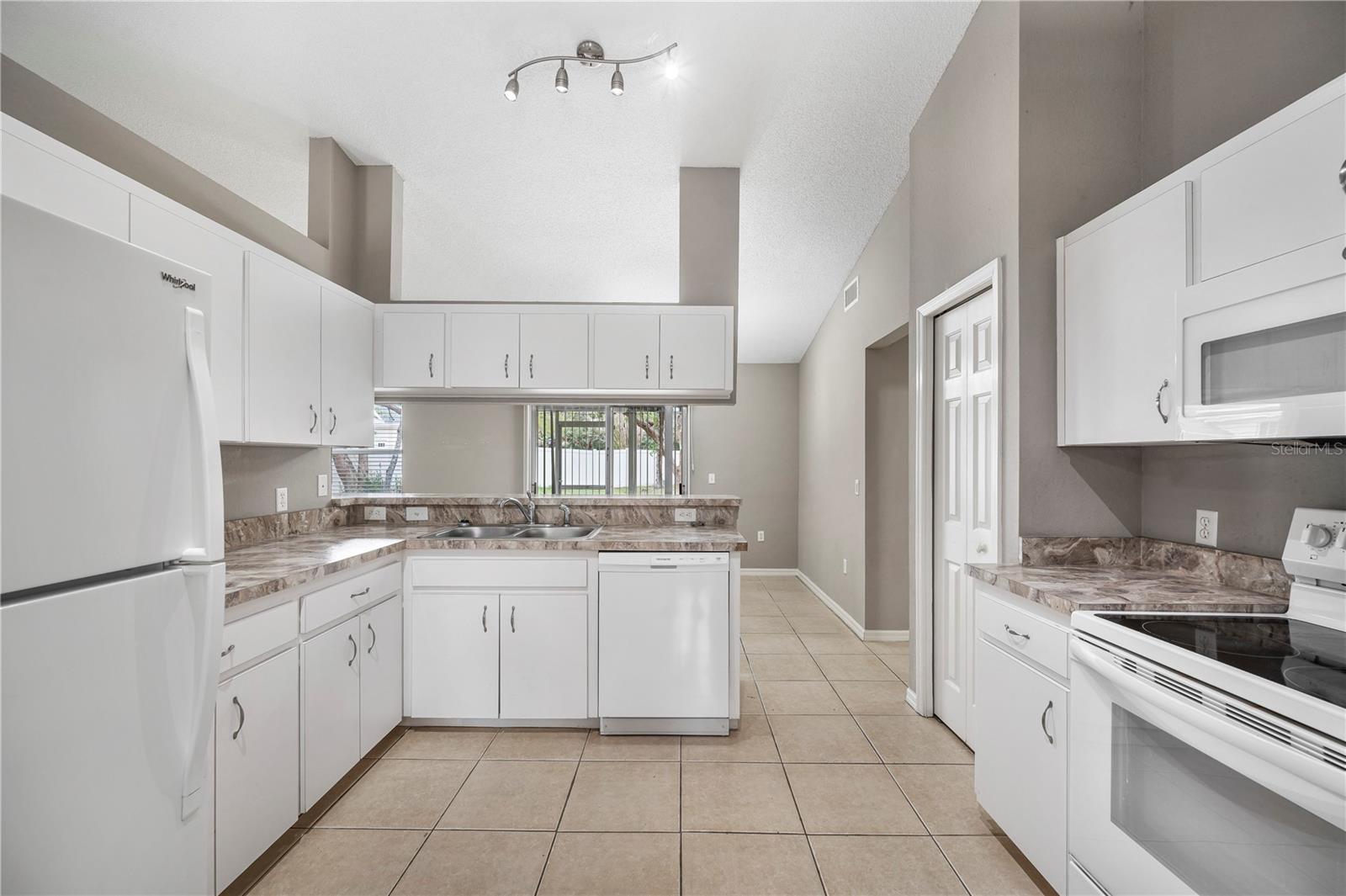 TOMAR HEIGHTS SUB - Residential