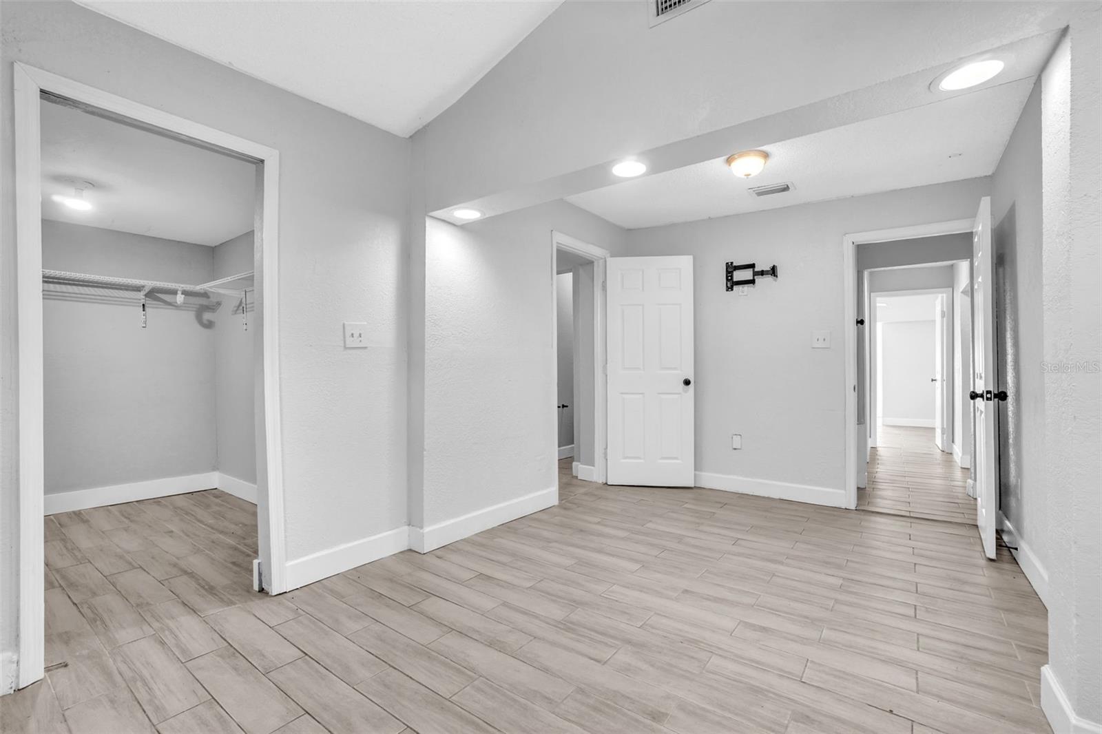 THOMAS ADD TO MIDWAY - Residential