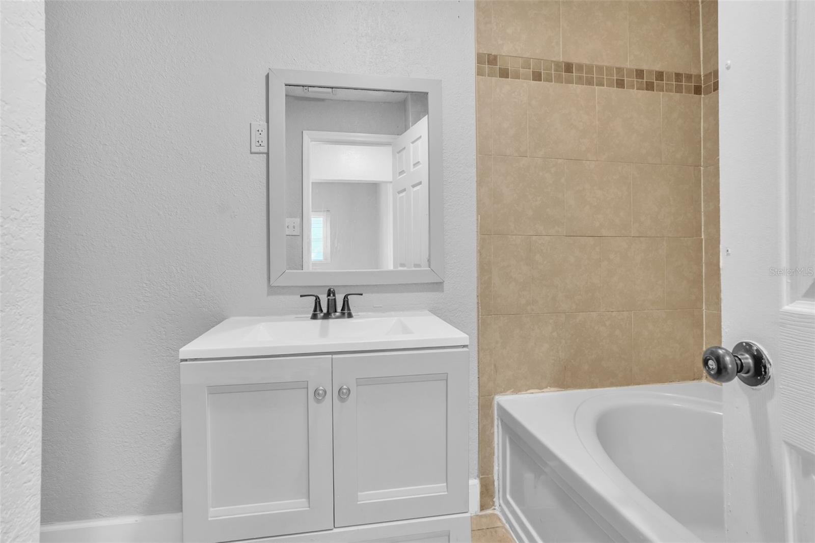 THOMAS ADD TO MIDWAY - Residential