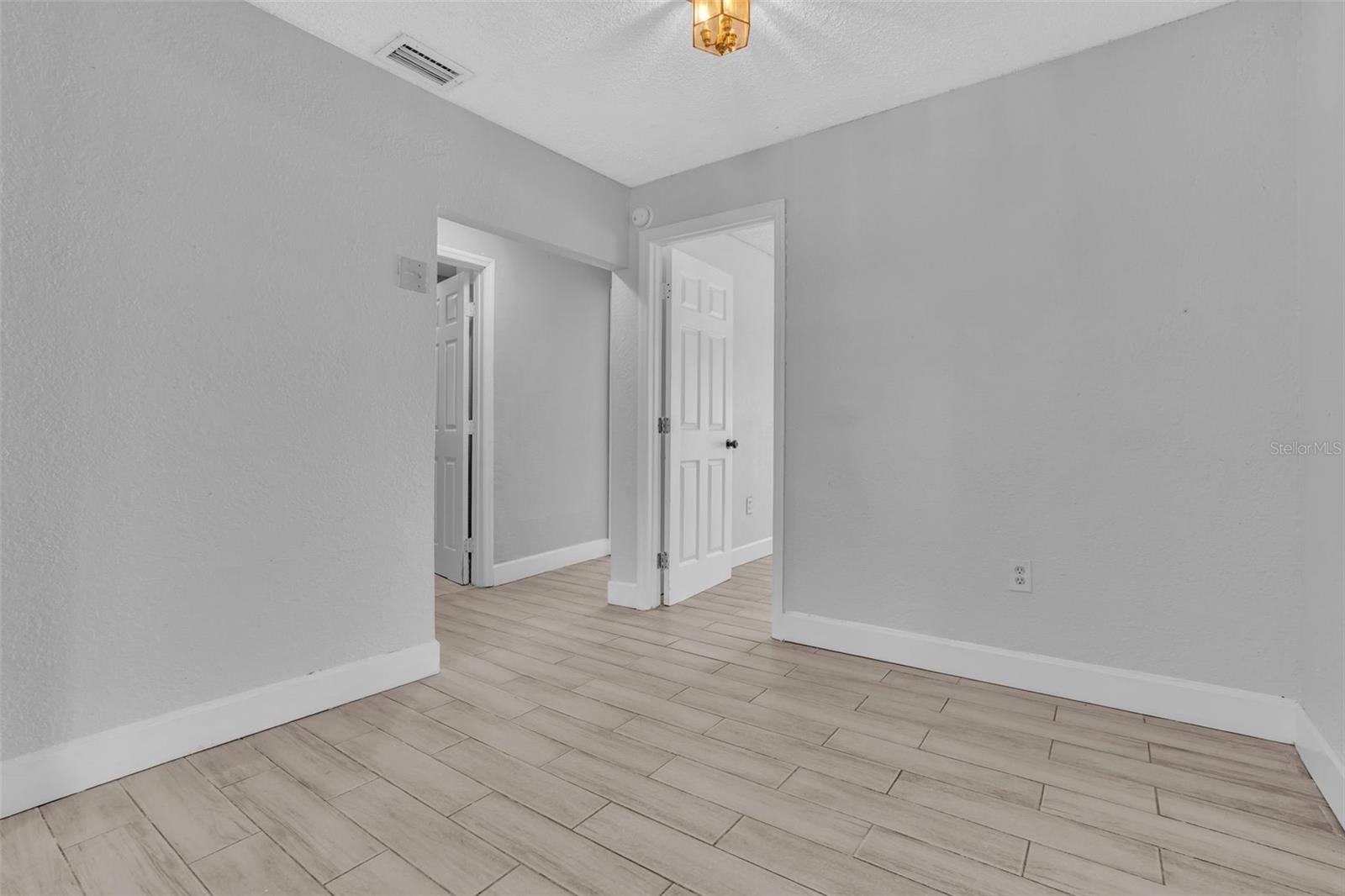 THOMAS ADD TO MIDWAY - Residential