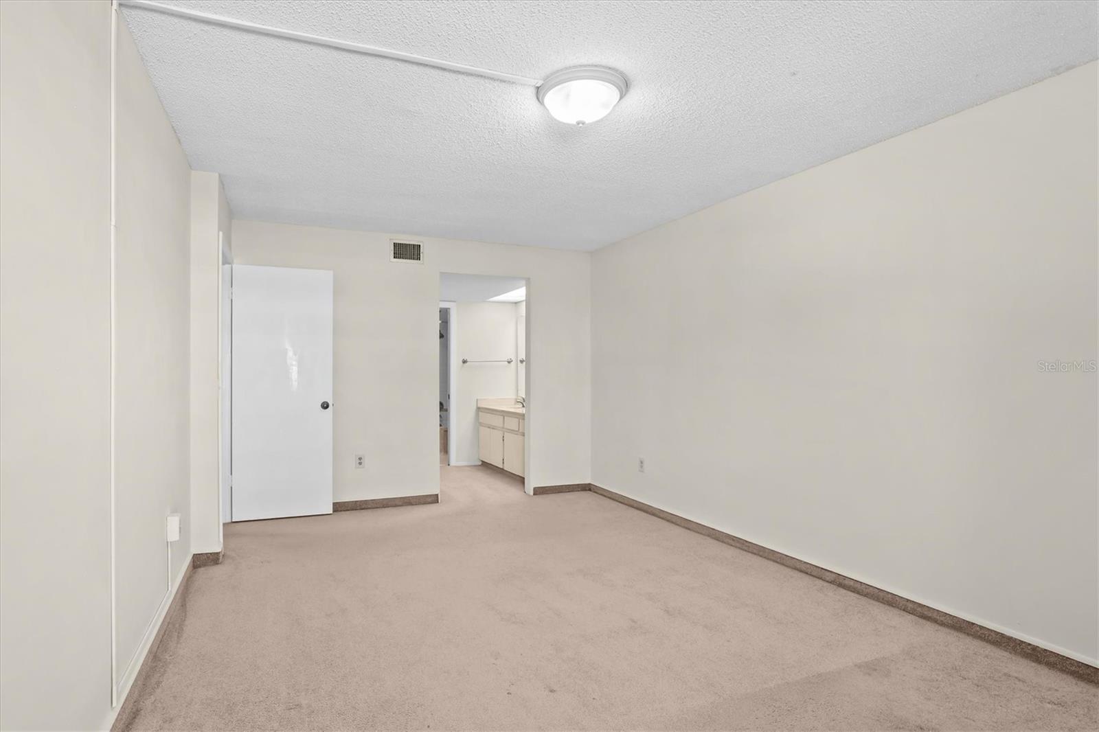 PENTHOUSE GREENS - Residential