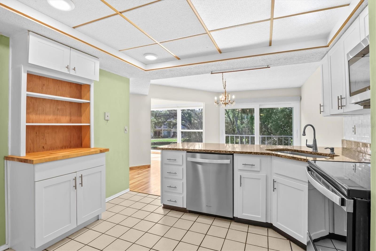 PENTHOUSE GREENS - Residential