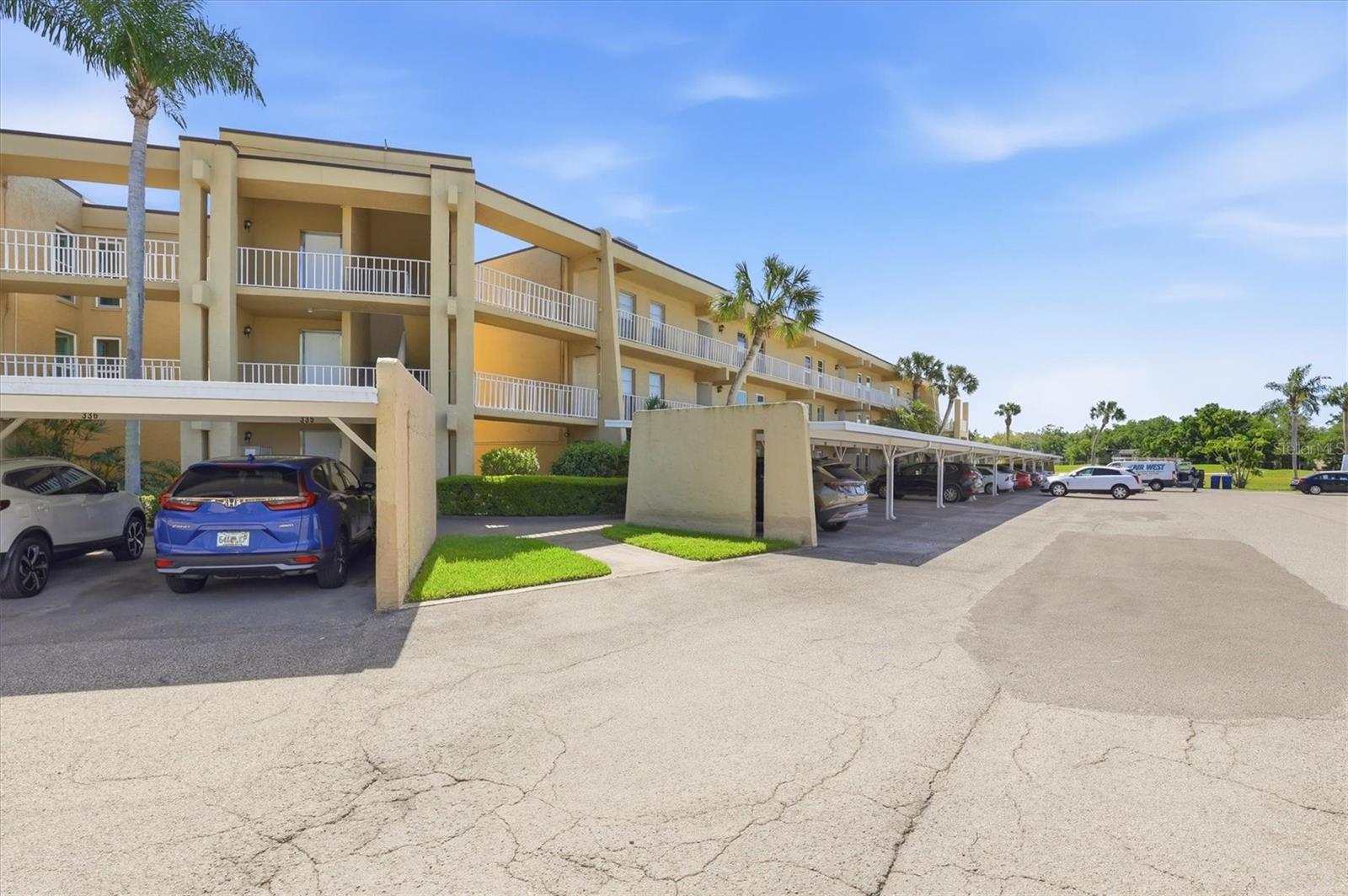 PENTHOUSE GREENS - Residential