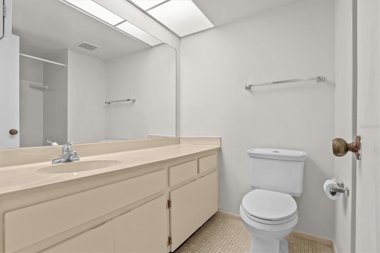 PENTHOUSE GREENS - Residential