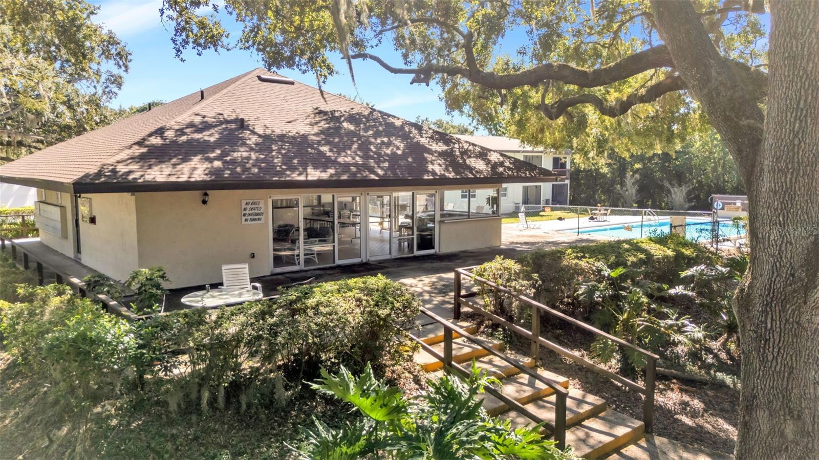 SANDY COVE LAKELAND & SANDY COVE LAKELAND ADD 01 - Residential