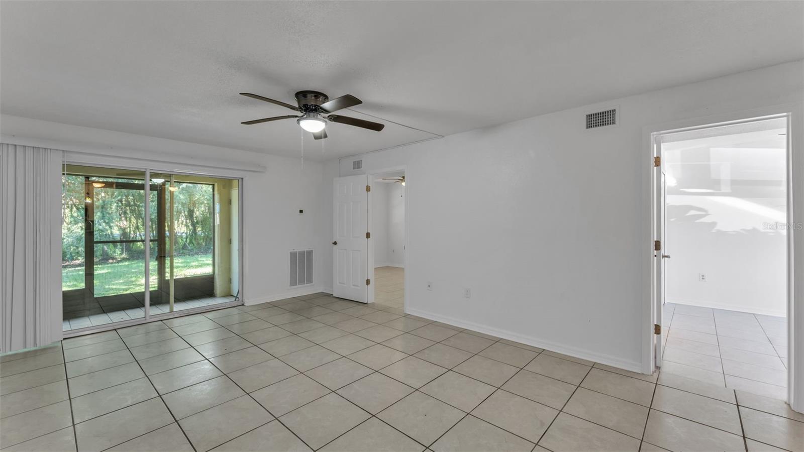 SANDY COVE LAKELAND & SANDY COVE LAKELAND ADD 01 - Residential