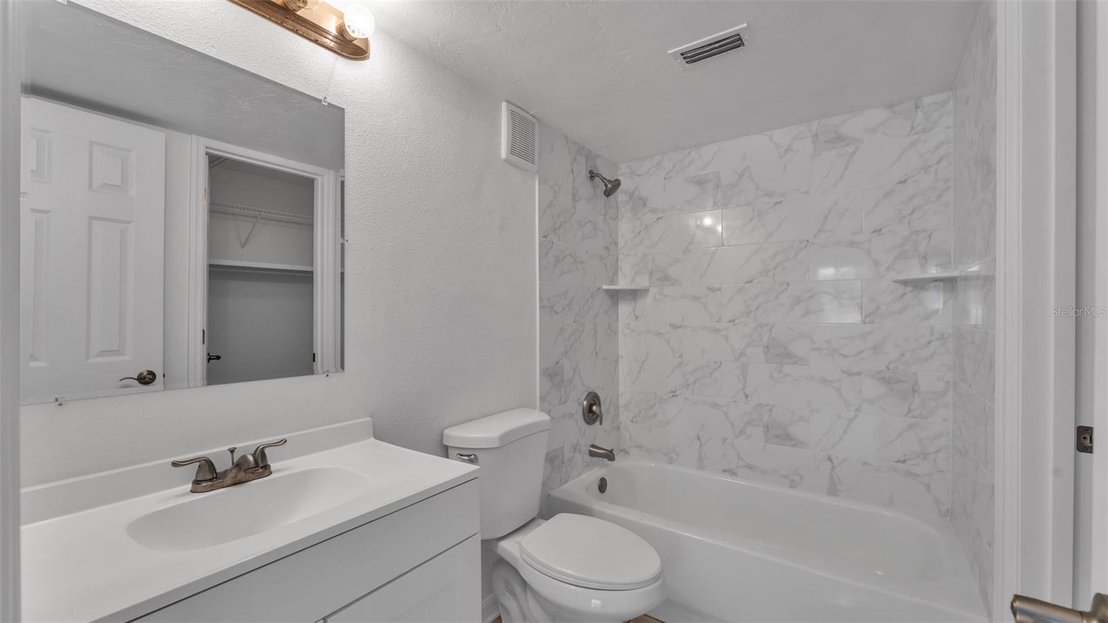 SANDY COVE LAKELAND & SANDY COVE LAKELAND ADD 01 - Residential