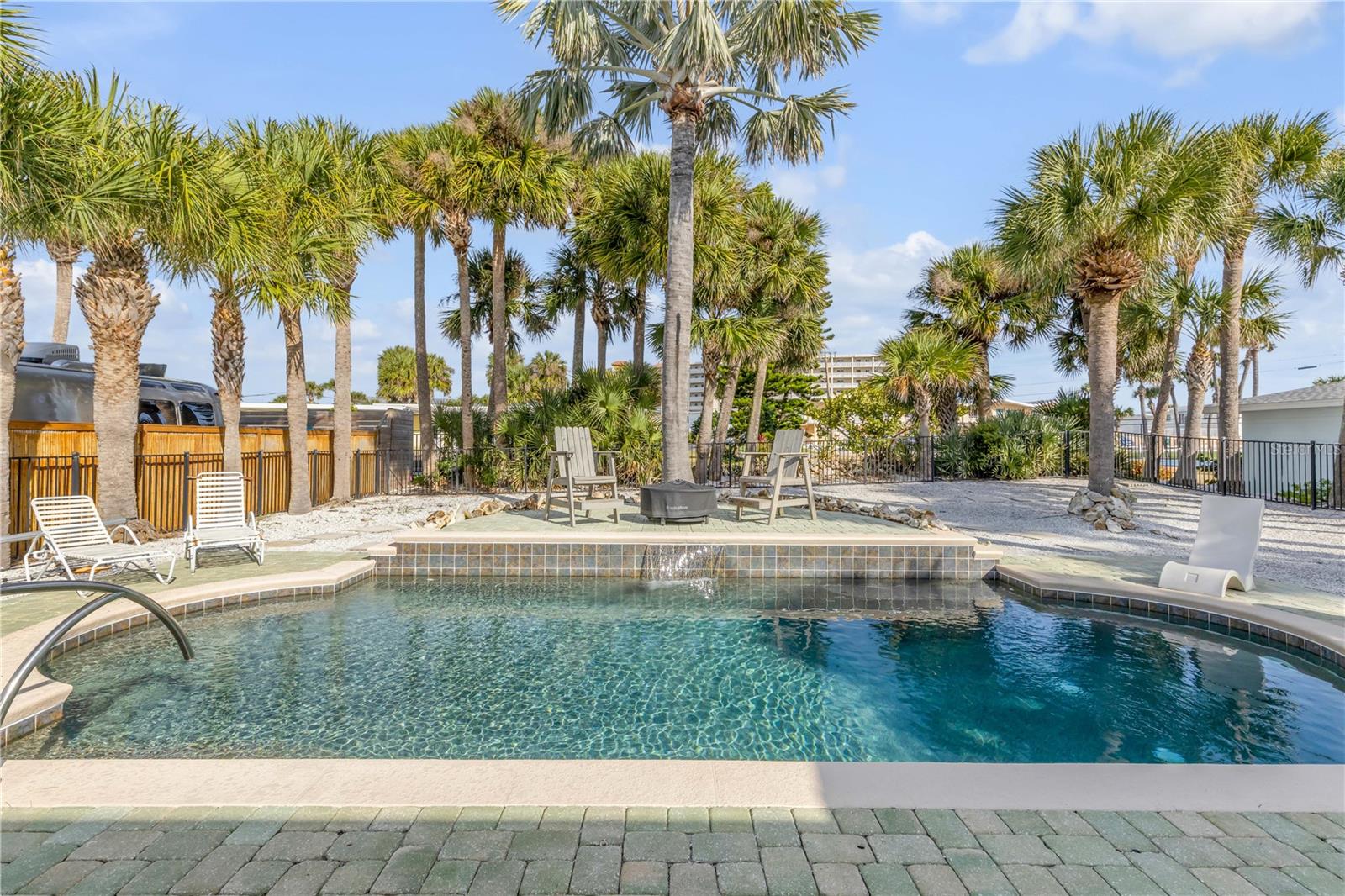 COLLINS - Residential