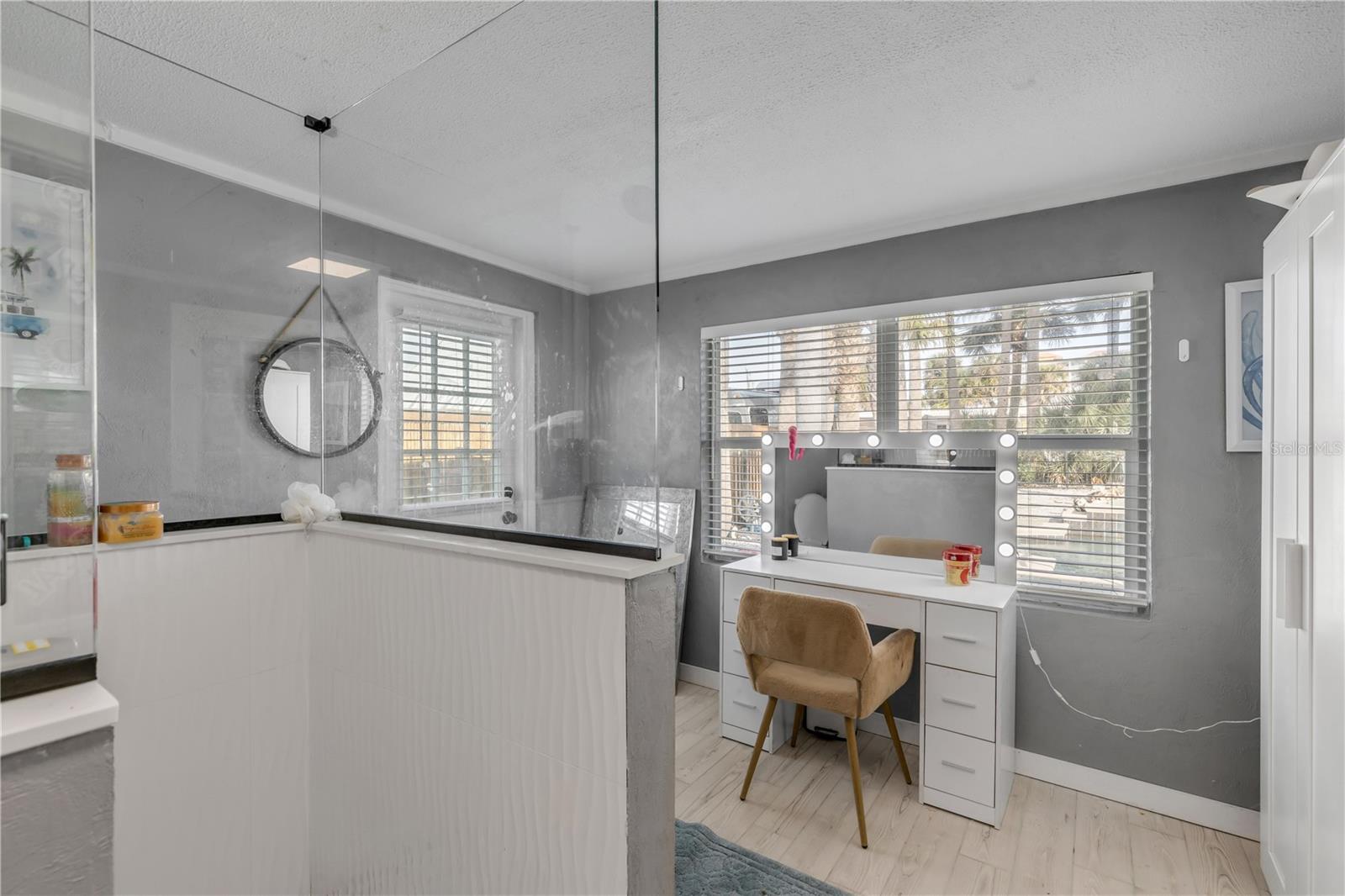 COLLINS - Residential