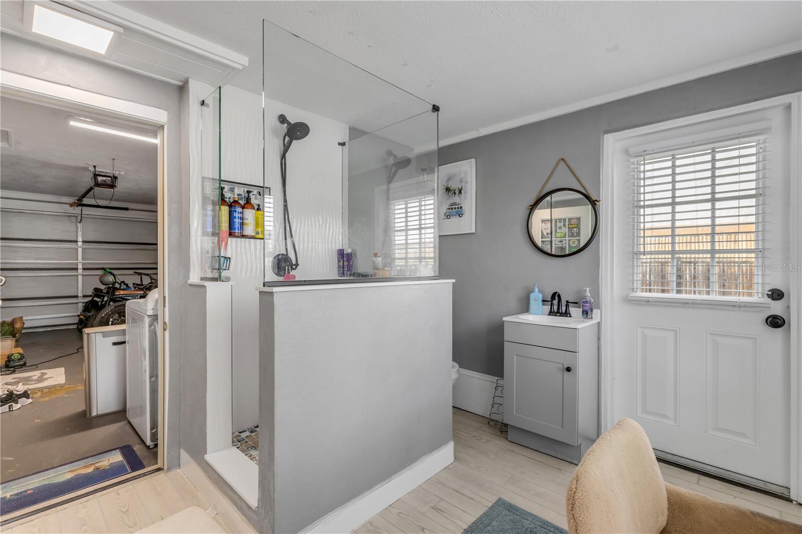 COLLINS - Residential