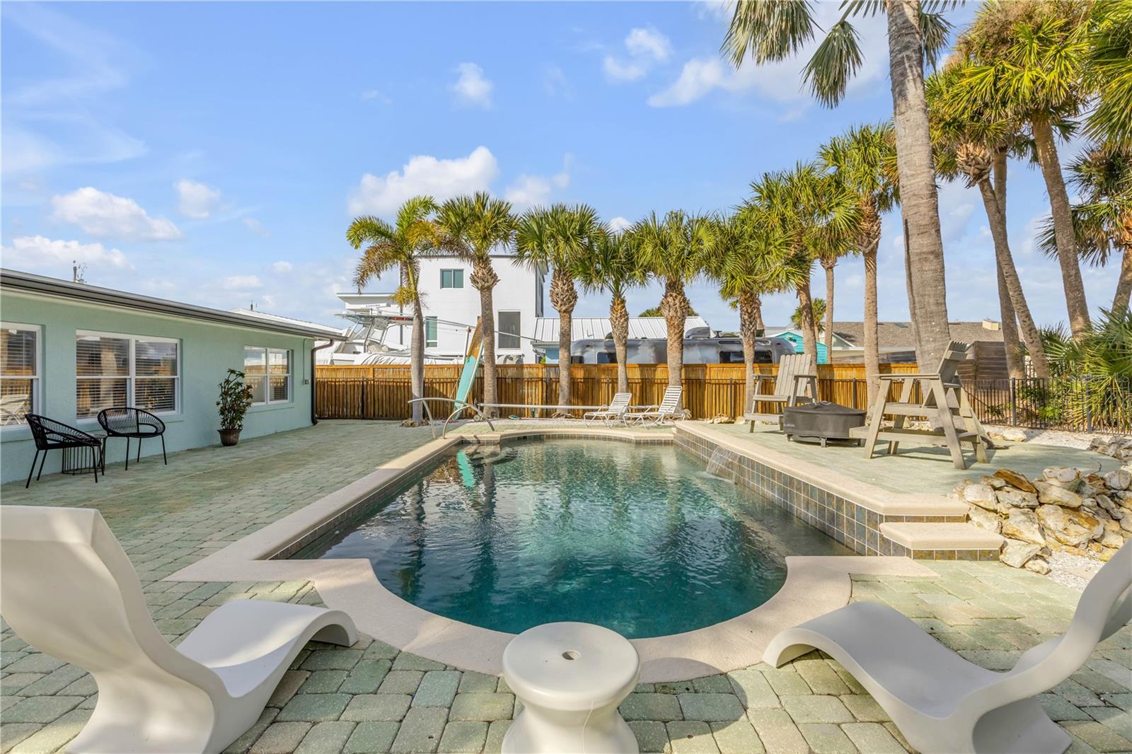 COLLINS - Residential