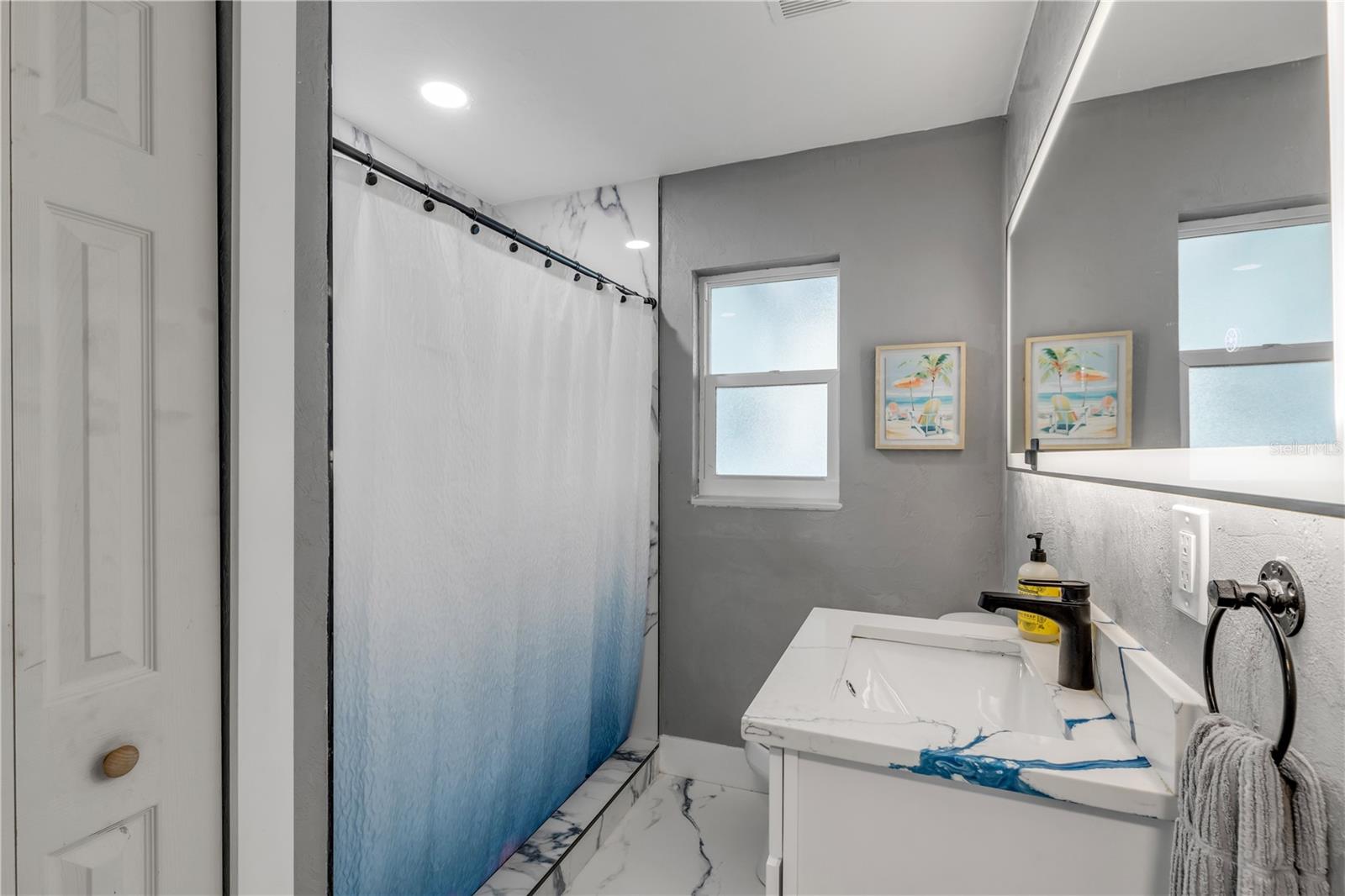 COLLINS - Residential