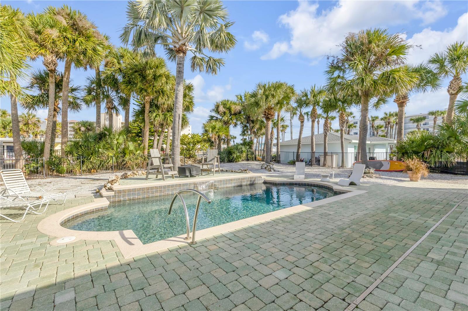 COLLINS - Residential