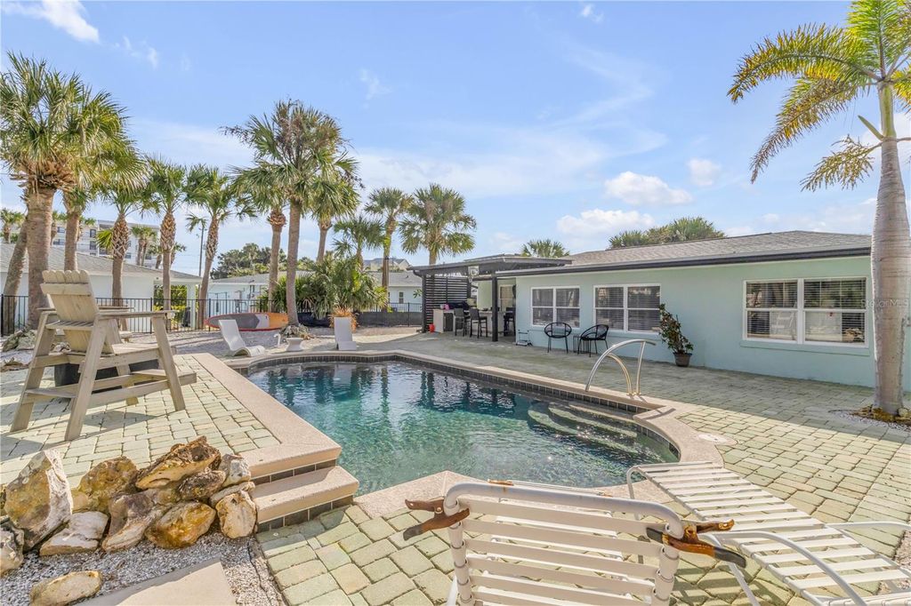 Photo of 402 Lincoln Avenue, New Smyrna Beach, FL 32169 (MLS # NS1086699)