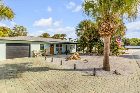 Photo of 402 Lincoln Avenue, New Smyrna Beach, FL 32169 (MLS # NS1086699)