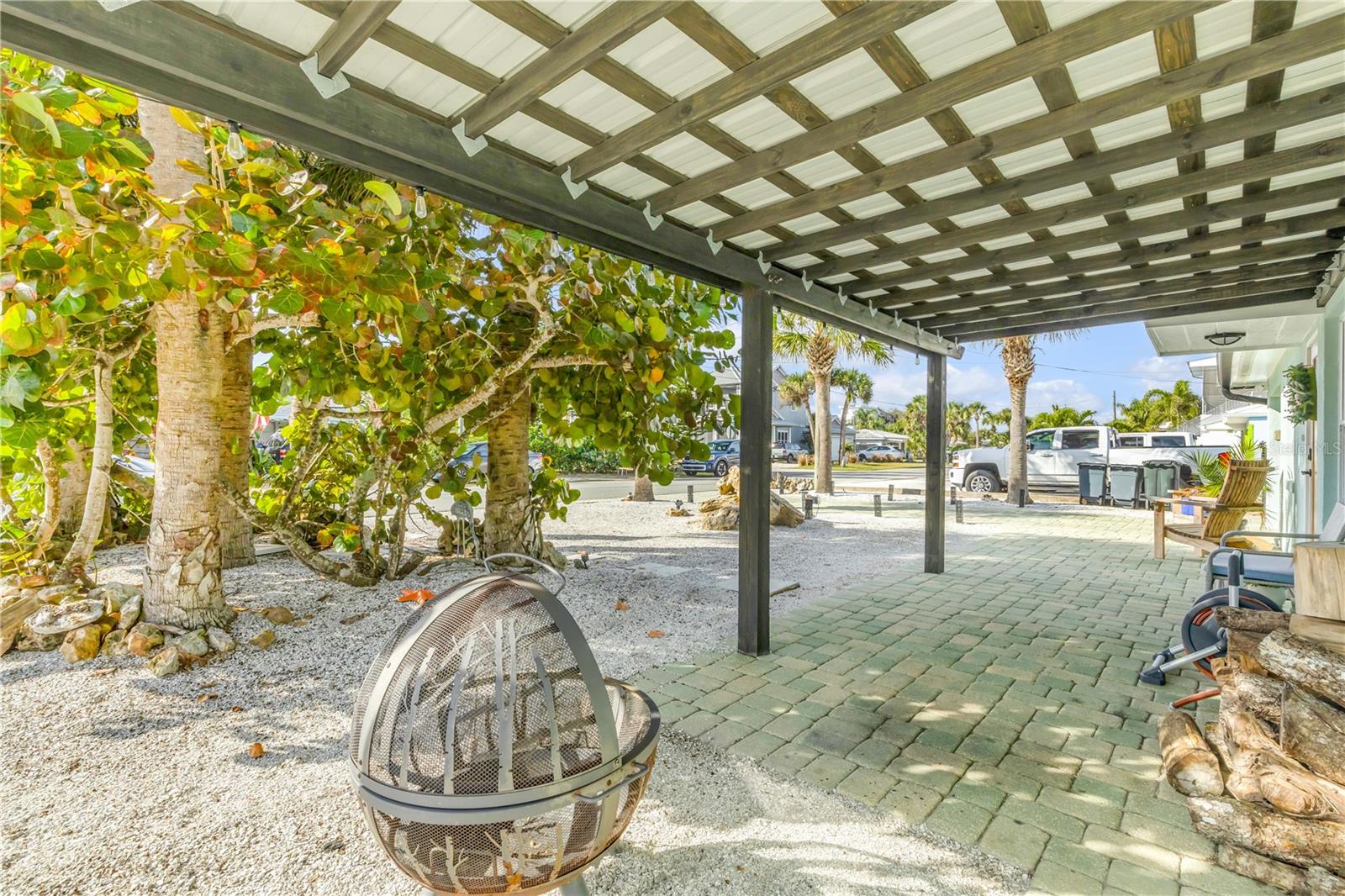 COLLINS - Residential