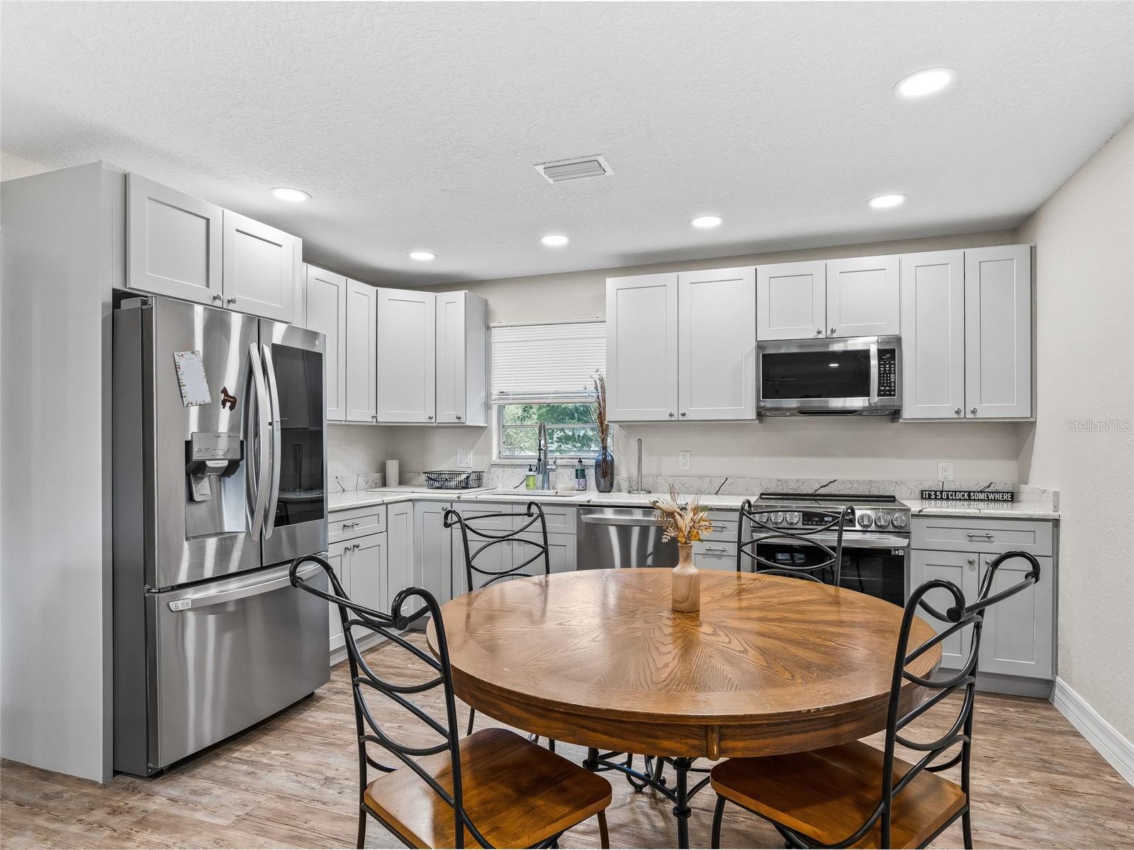 ROUTE 40 RANCHETTES - Residential Lease