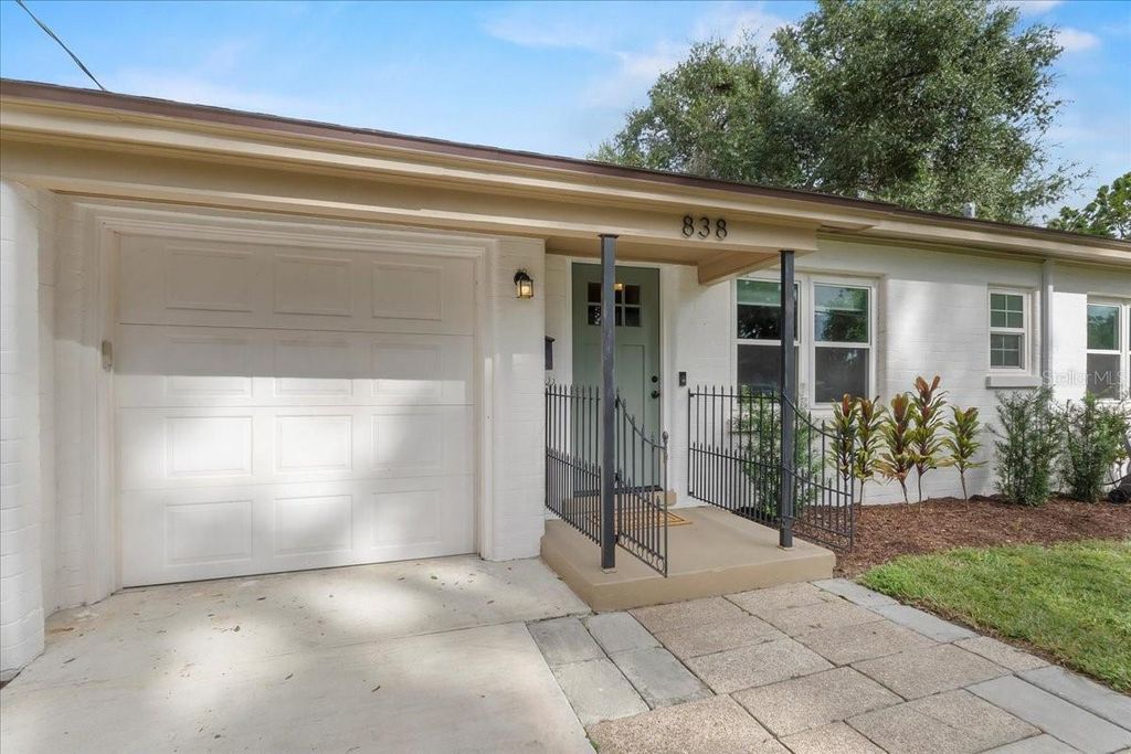 Photo of 838 Hollingsworth Road, Lakeland, FL 33801 (MLS # L4956430)