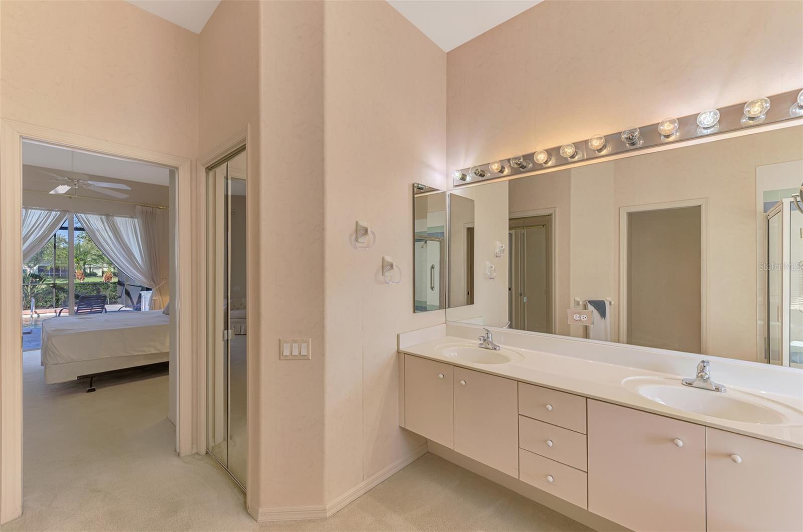 RIVERWOOD - Residential