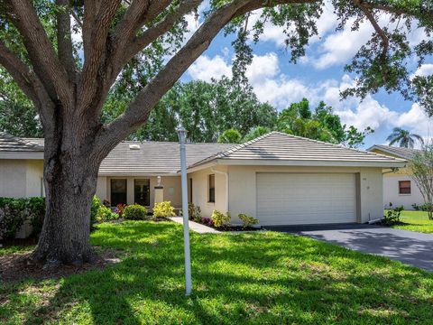 Photo of 114 Southampton Place N #237, Venice, FL 34293 (MLS # N6139046)