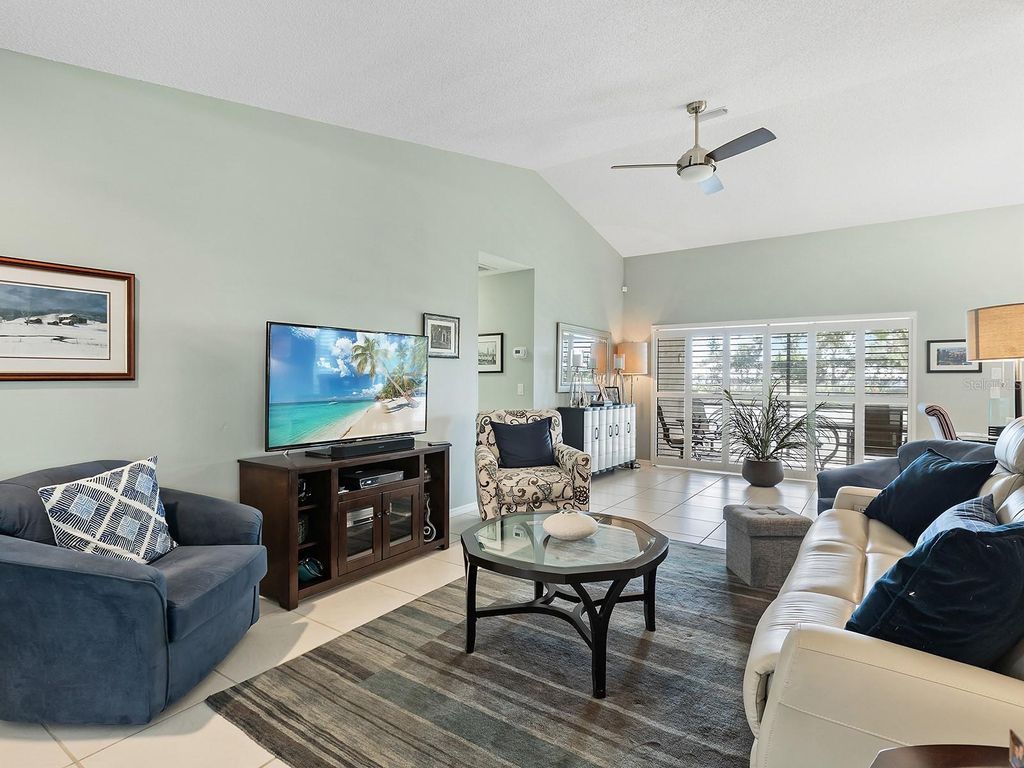 Photo of 114 Southampton Place N #237, Venice, FL 34293 (MLS # N6139046)